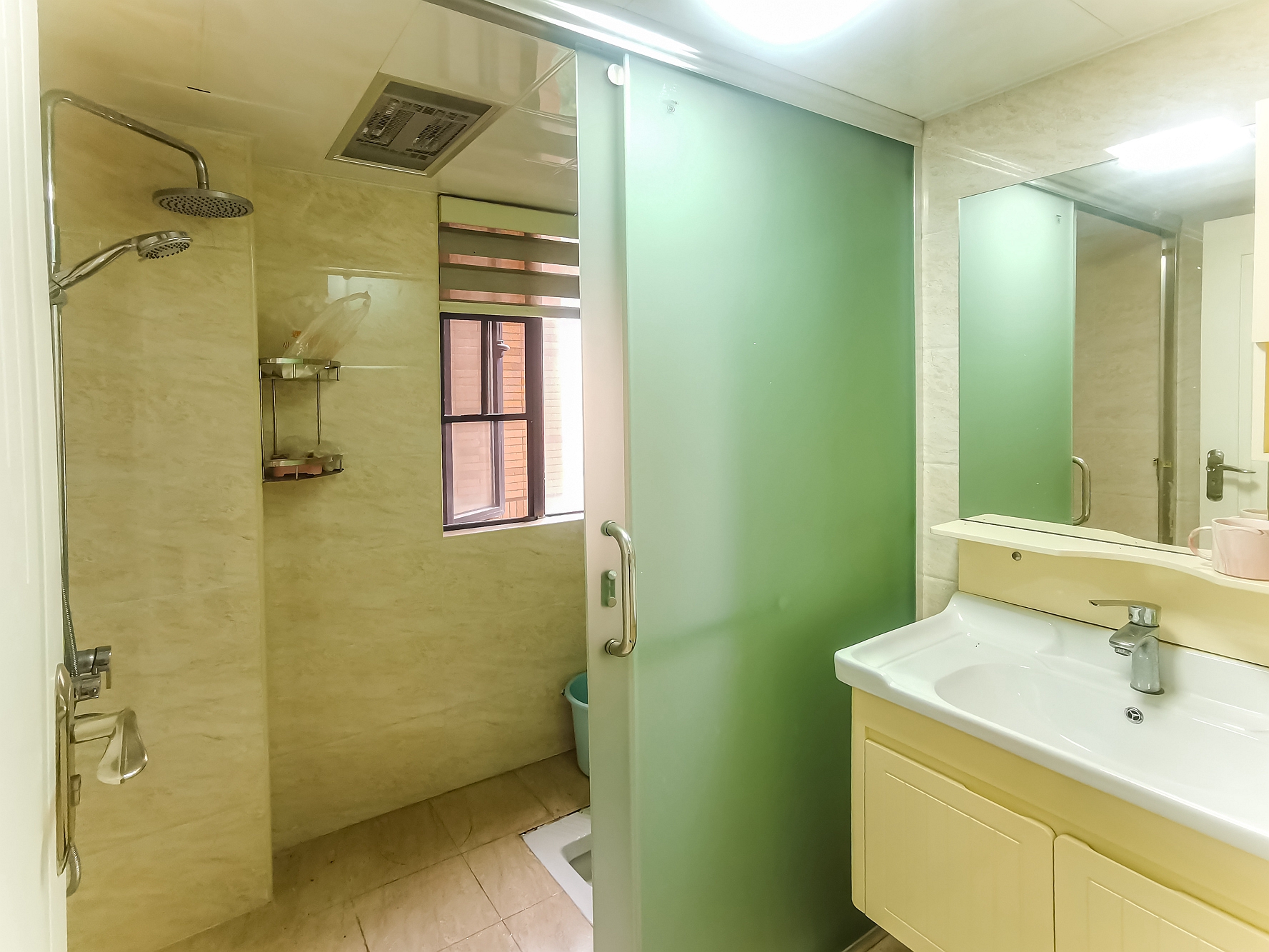 三一街区 3室2厅1卫 72.9万 三一街区 3室2厅1卫 72.9万卫生间