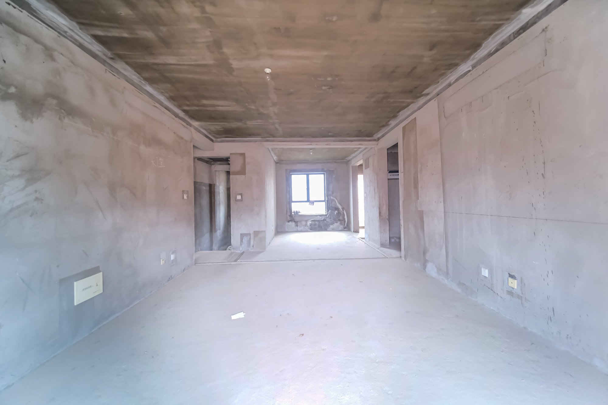 三一街区  5室2厅3卫    112.0万 三一街区  5室2厅3卫    112.0万客厅