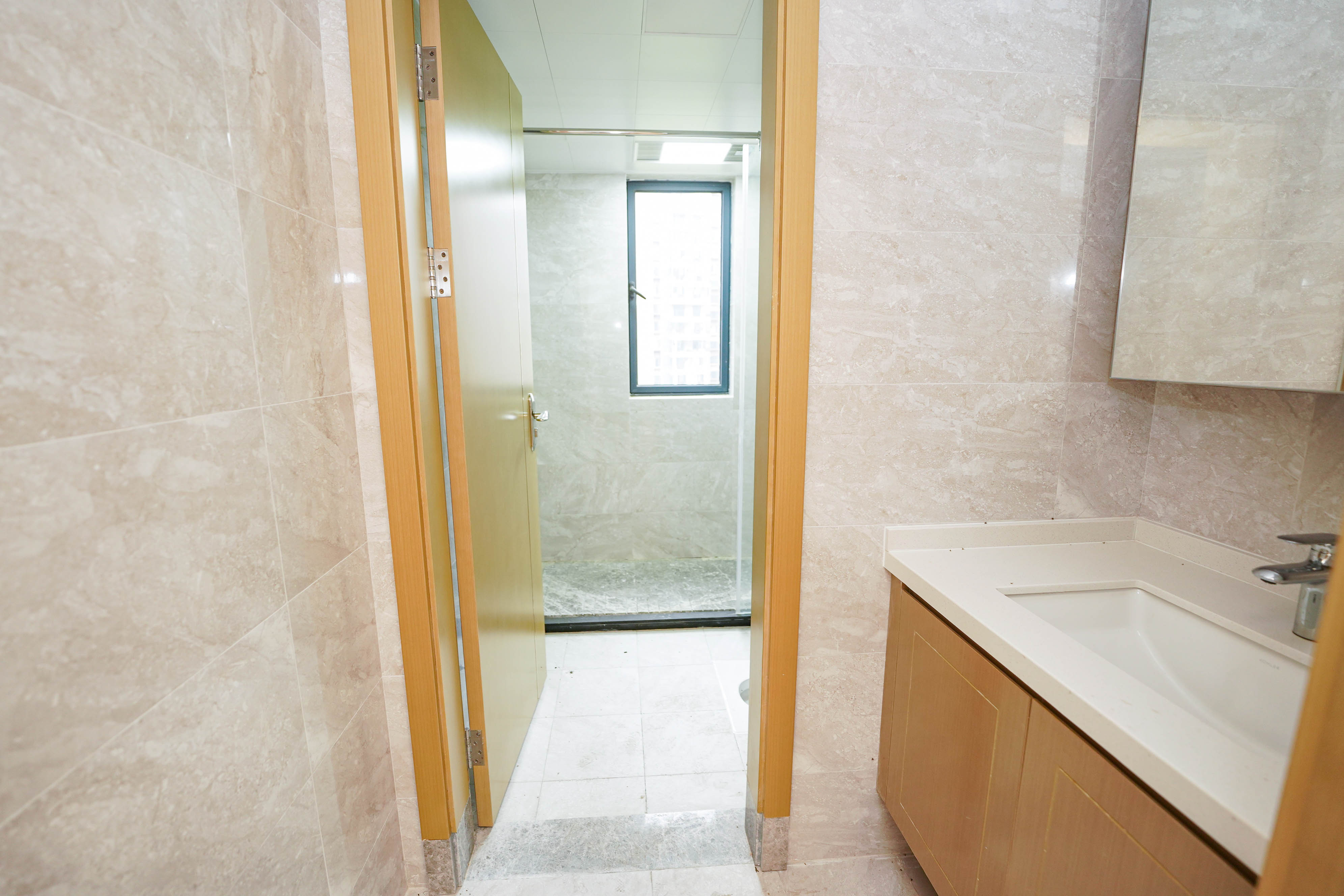 中建璟和城  4室2厅2卫   141.00万其他