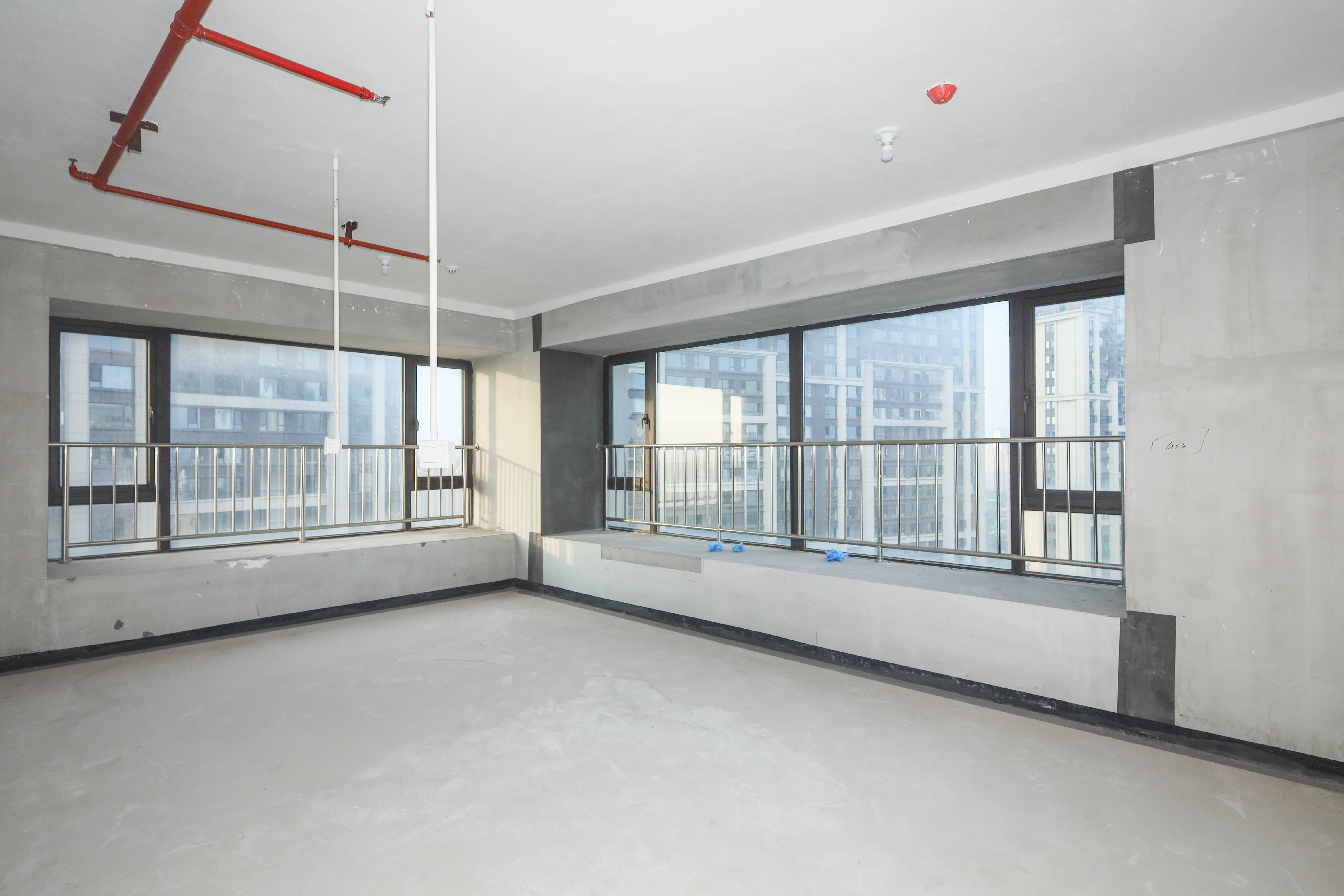 建发央著  4室2厅2卫   300.00万其他