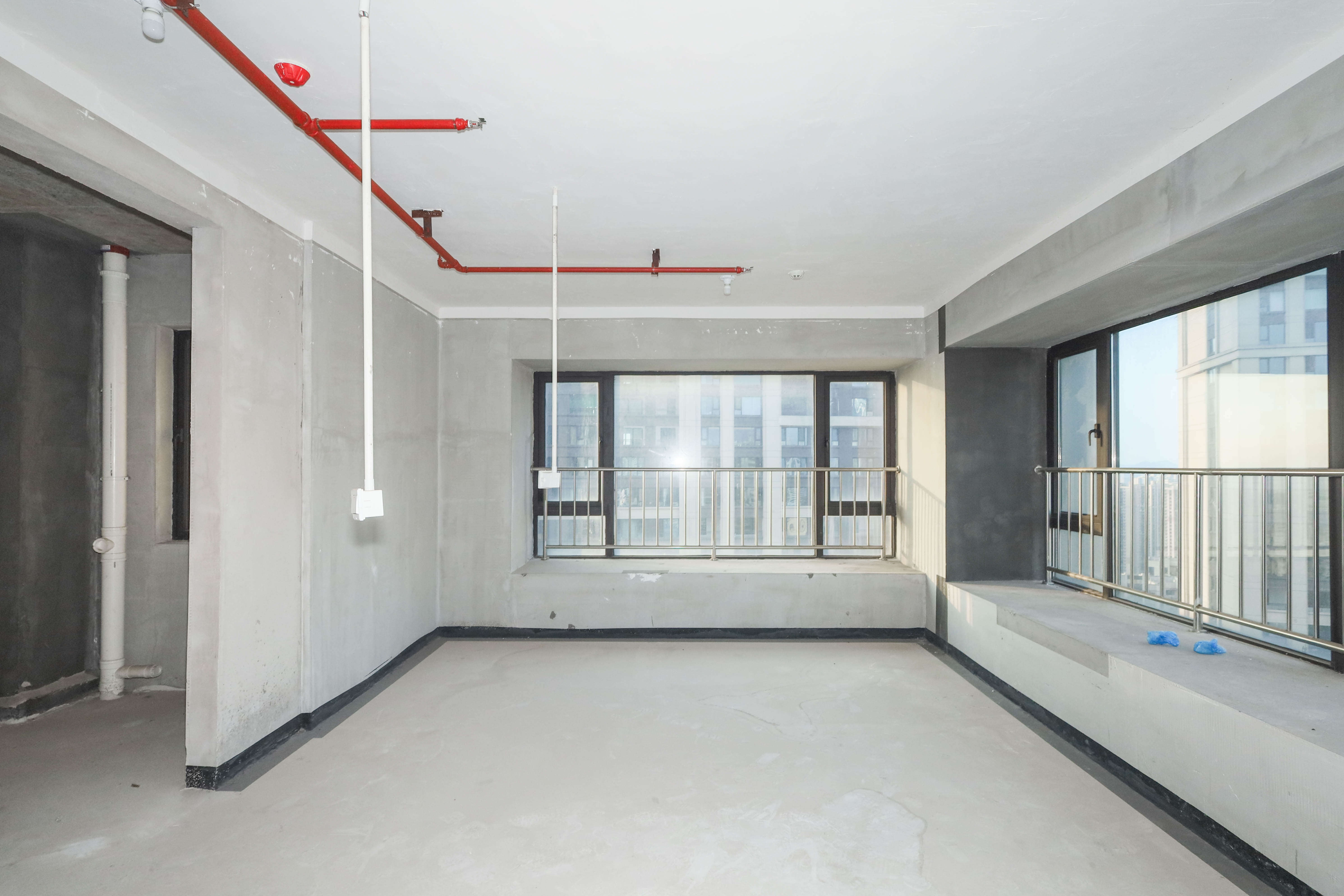 建发央著  4室2厅2卫   300.00万其他