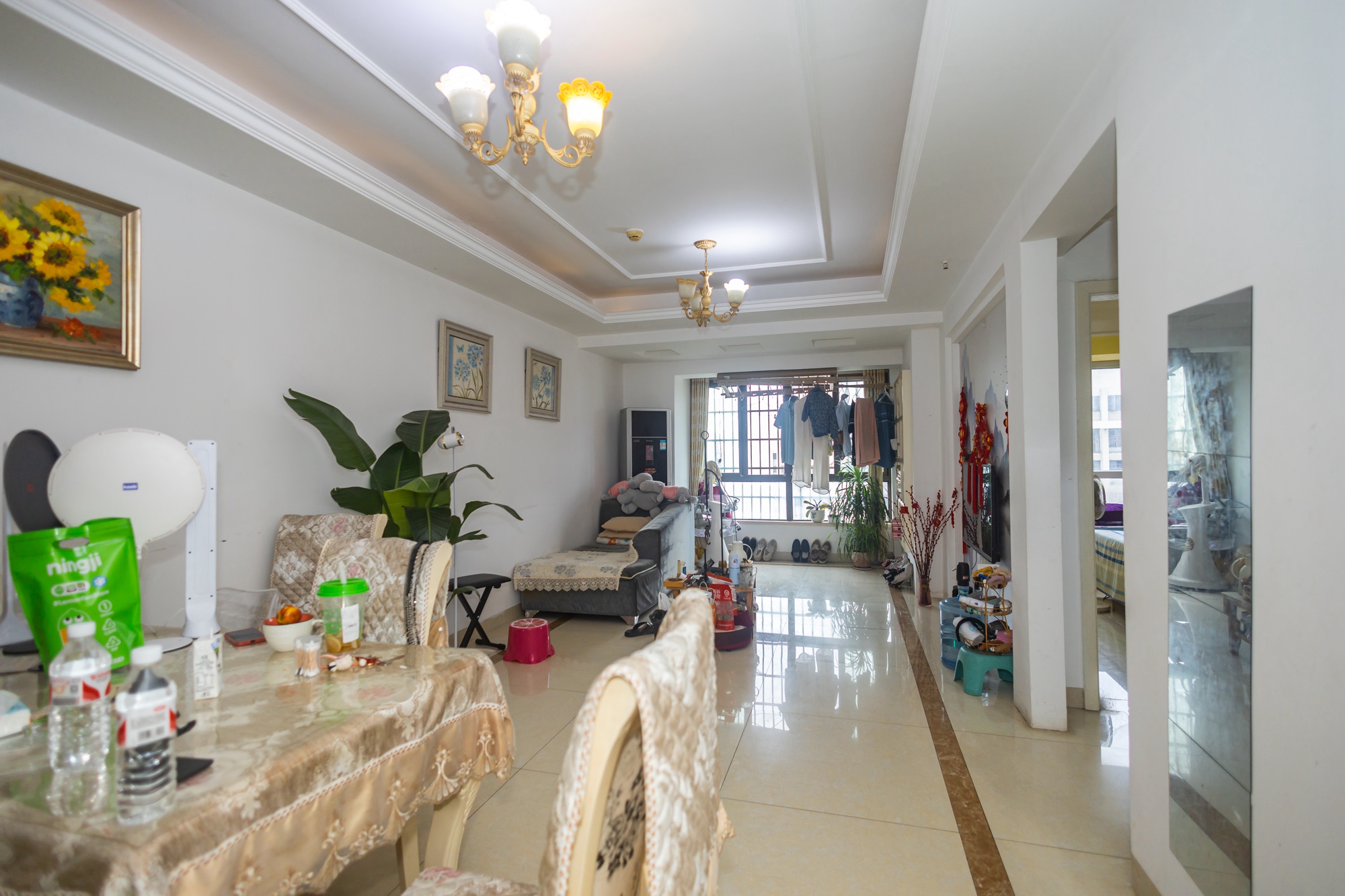 新长海广场 2室2厅1卫 36.8万 新长海广场 2室2厅1卫 36.8万客厅