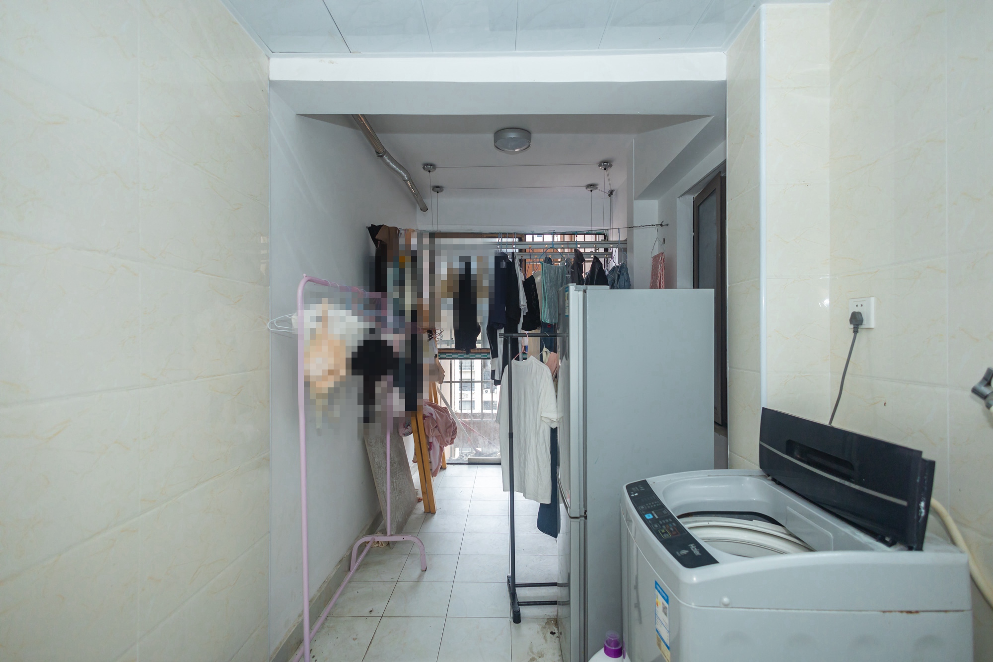 新长海广场  3室2厅1卫   53.00万阳台