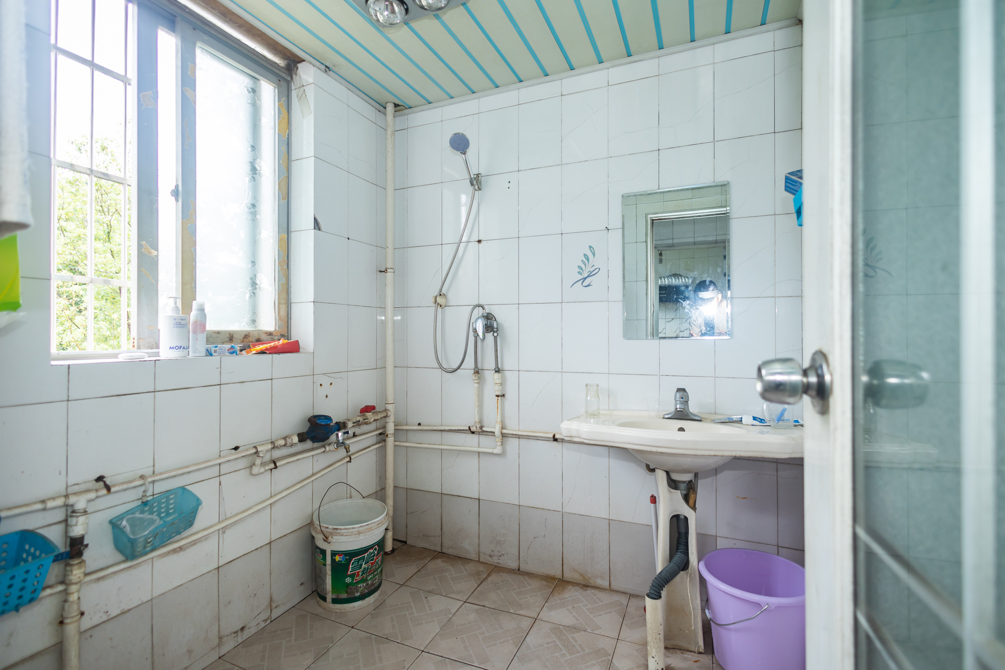 星沙汽配城(大塘村农机市场) 2室1厅1卫 29.8万 星沙汽配城(大塘村农机市场) 2室1厅1卫 29.8万卫生间