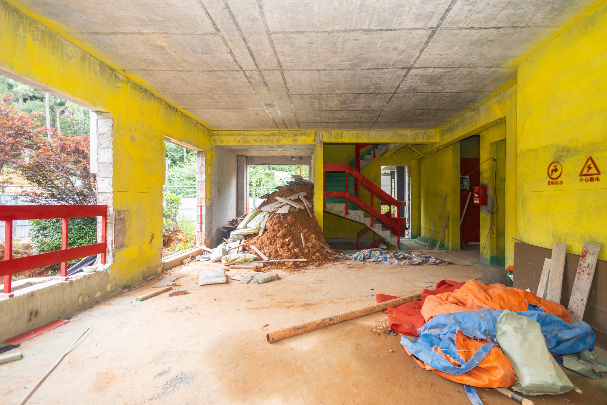 东原麓印长江C区  6室3厅3卫    475.0万 东原麓印长江C区  6室3厅3卫    475.0万客厅