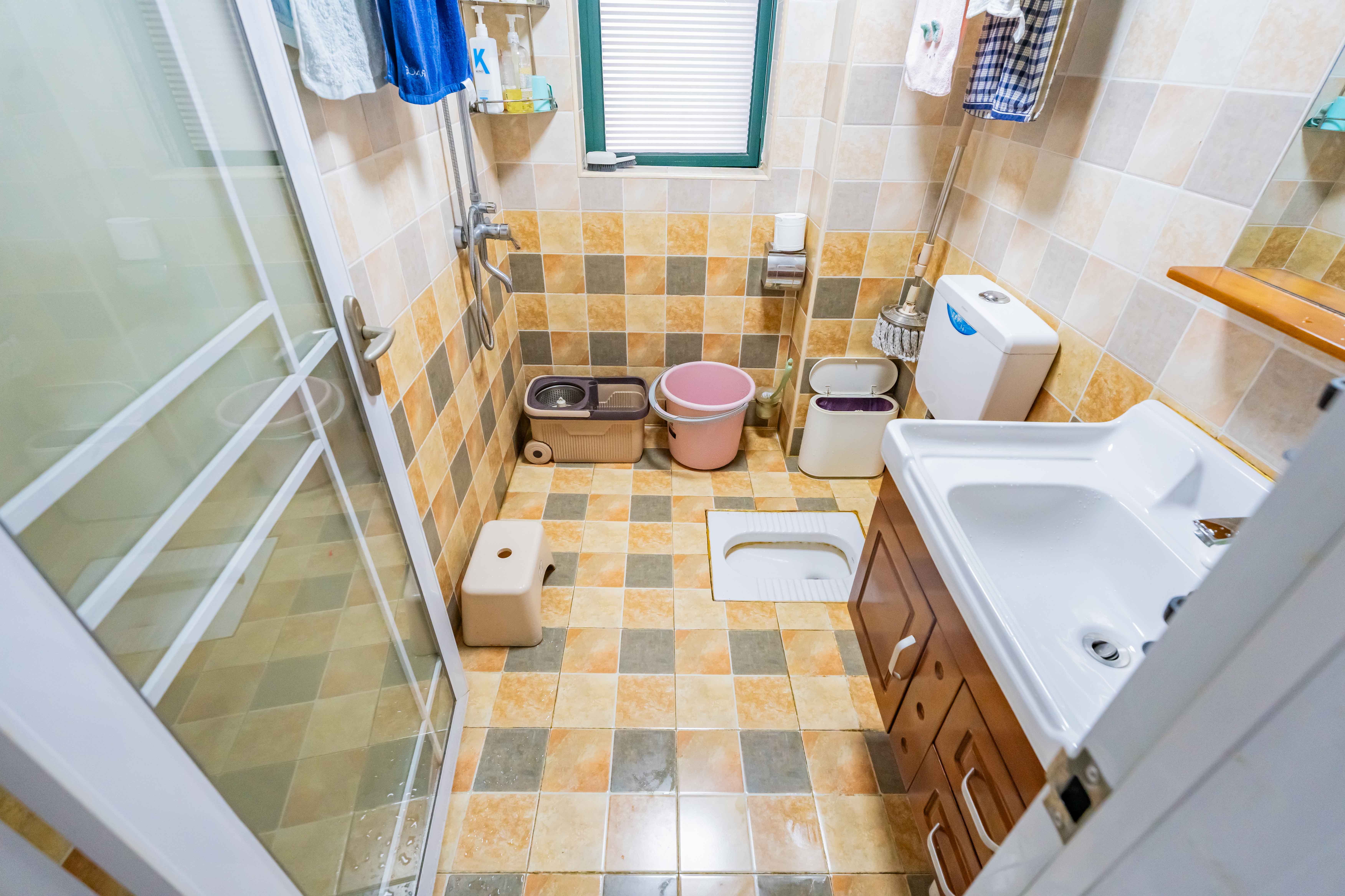 绿洲花园  3室2厅1卫    90.0万 绿洲花园  3室2厅1卫    90.0万卫生间