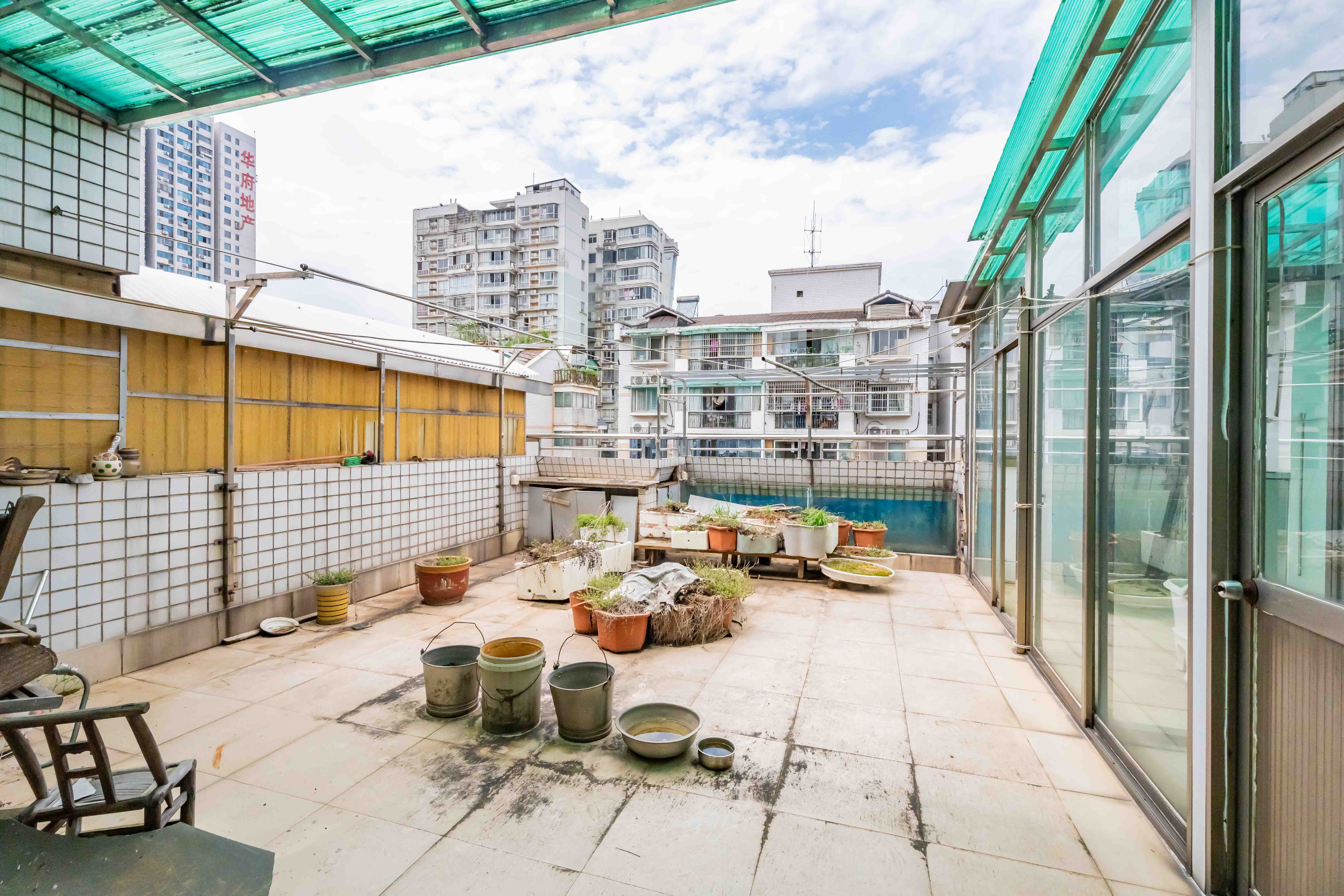 新家园  4室2厅2卫   136.00万其他