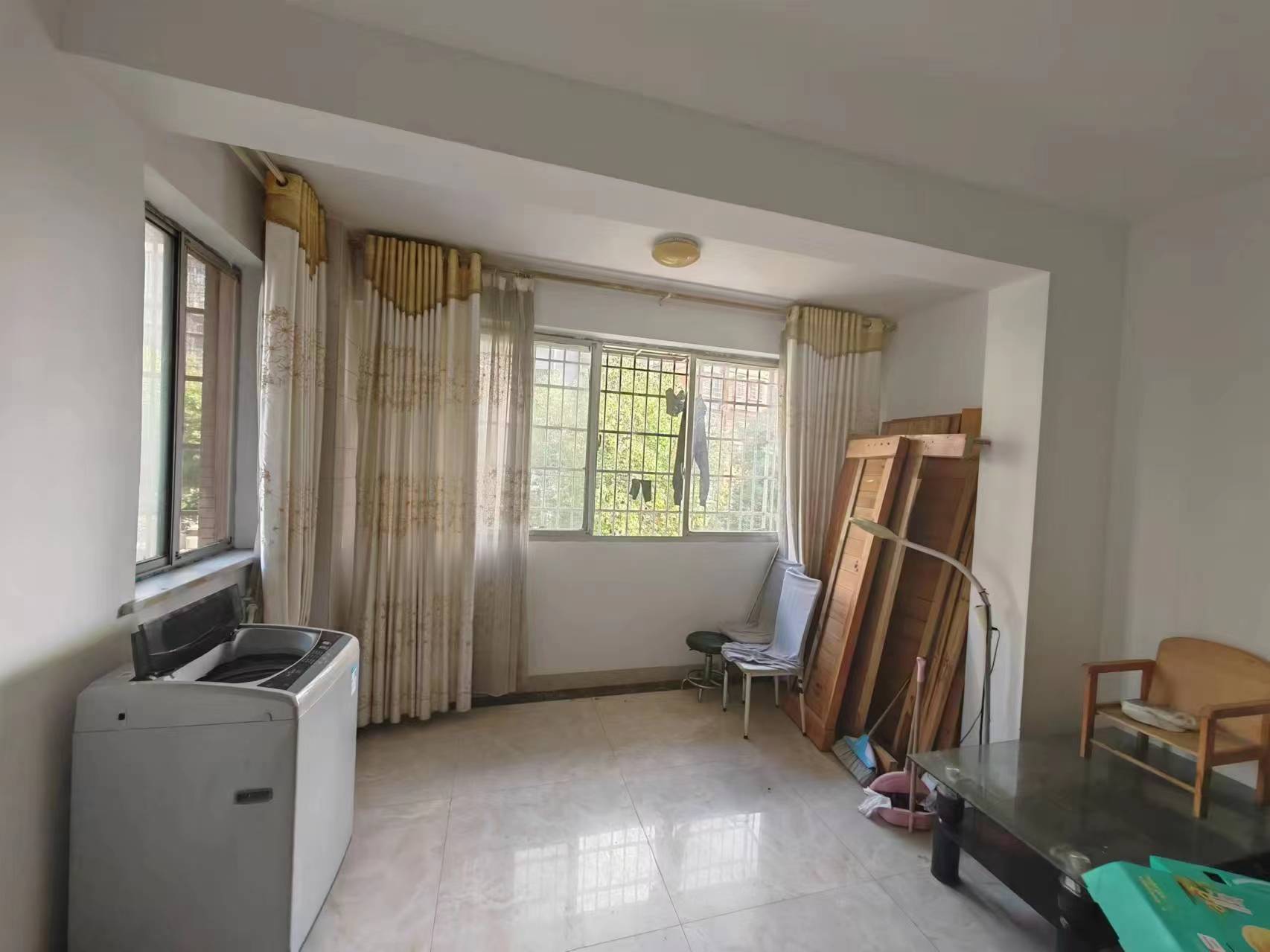 安泰小区 3室2厅2卫 55.00万 安泰小区 3室2厅2卫 55.00万室内图