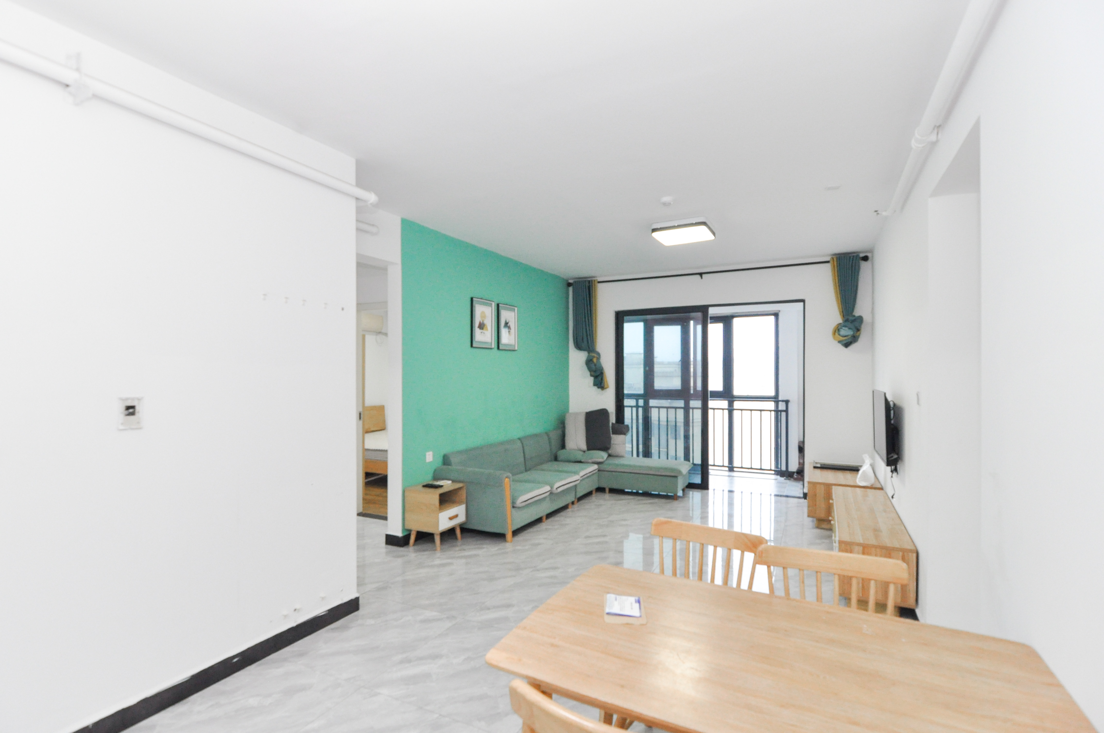 中建梅溪湖中心  4室2厅2卫    160.0万客厅