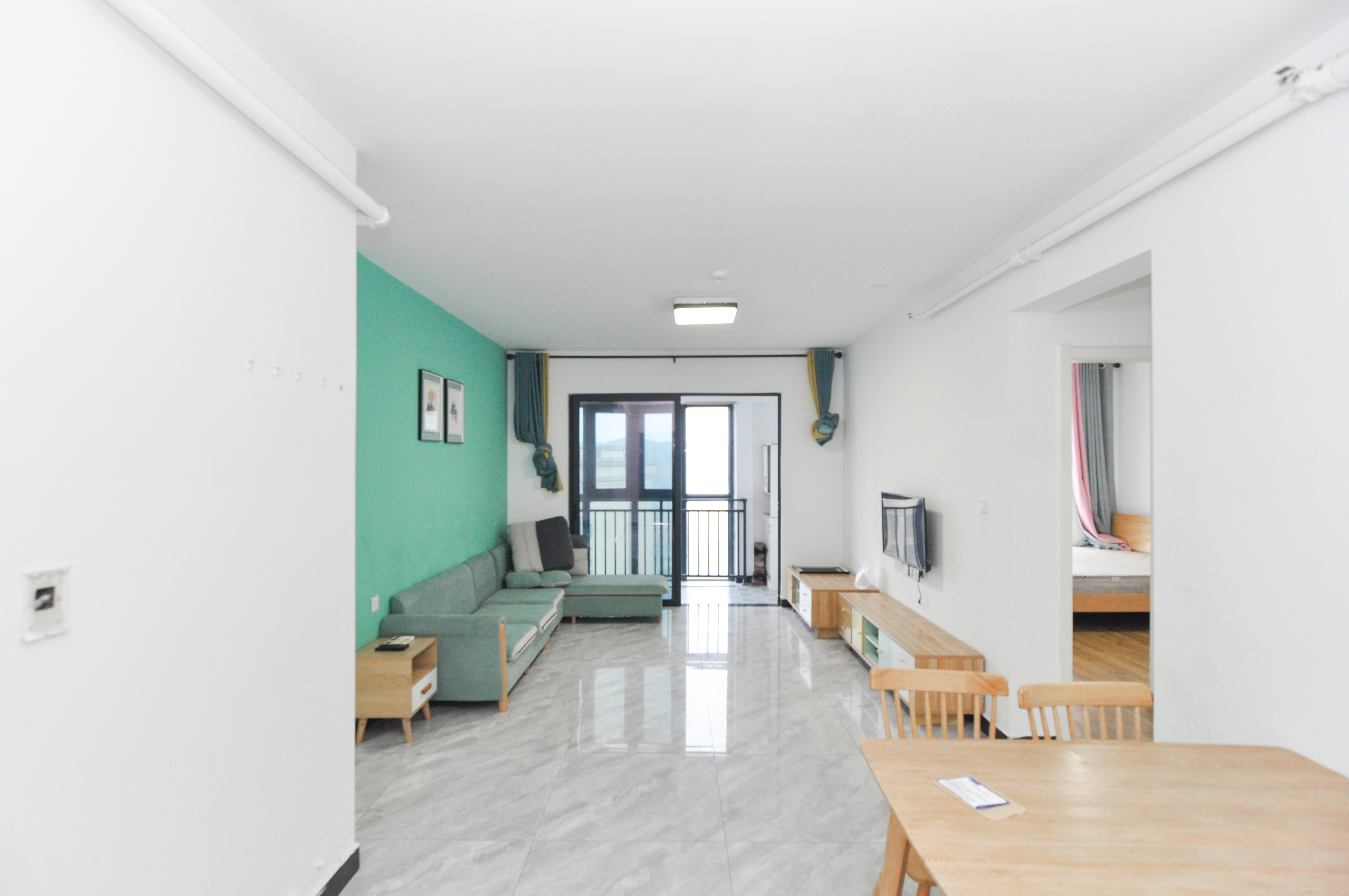 中建梅溪湖中心  4室2厅2卫    160.0万客厅