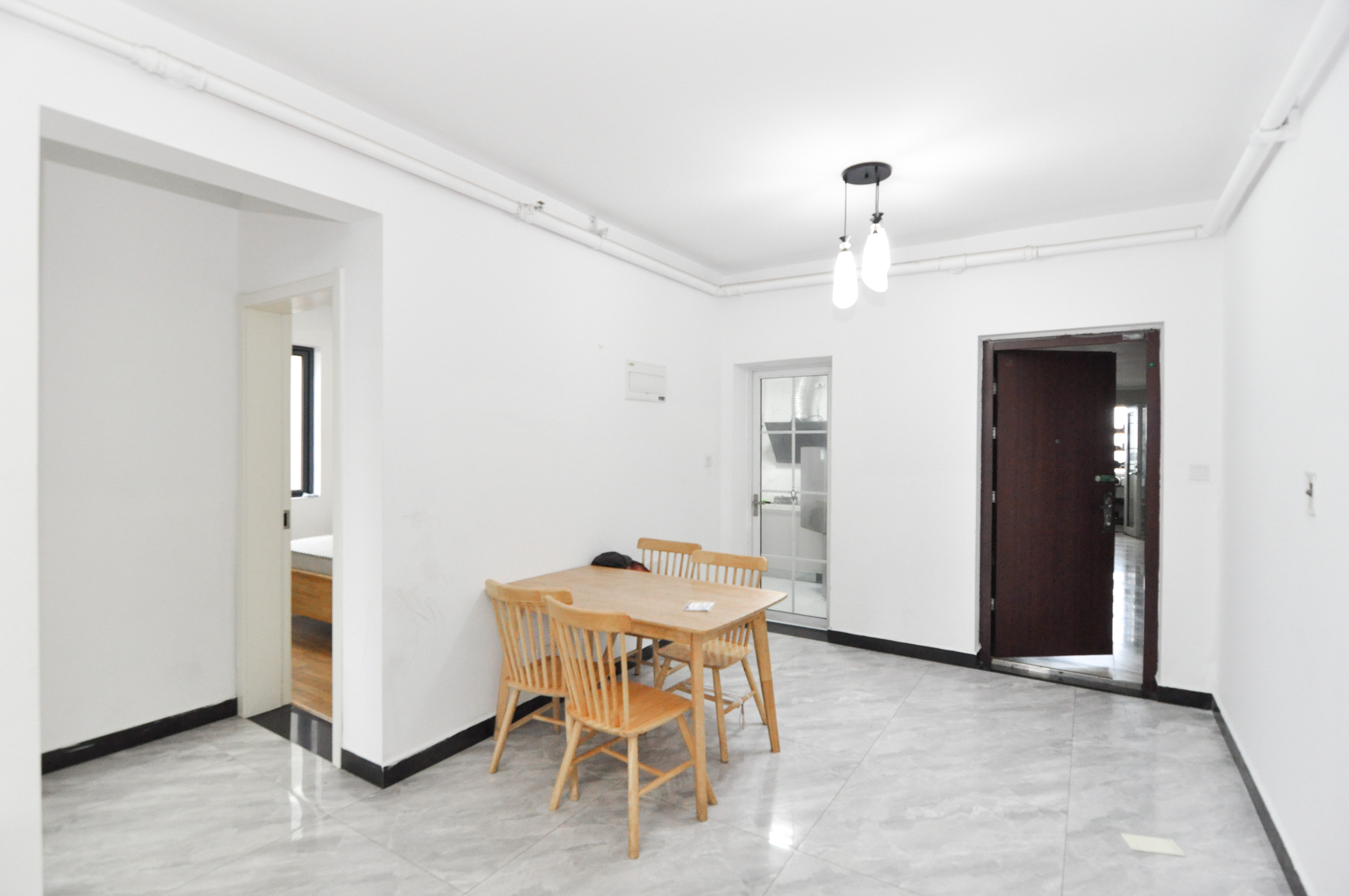 中建梅溪湖中心  4室2厅2卫    160.0万卧室