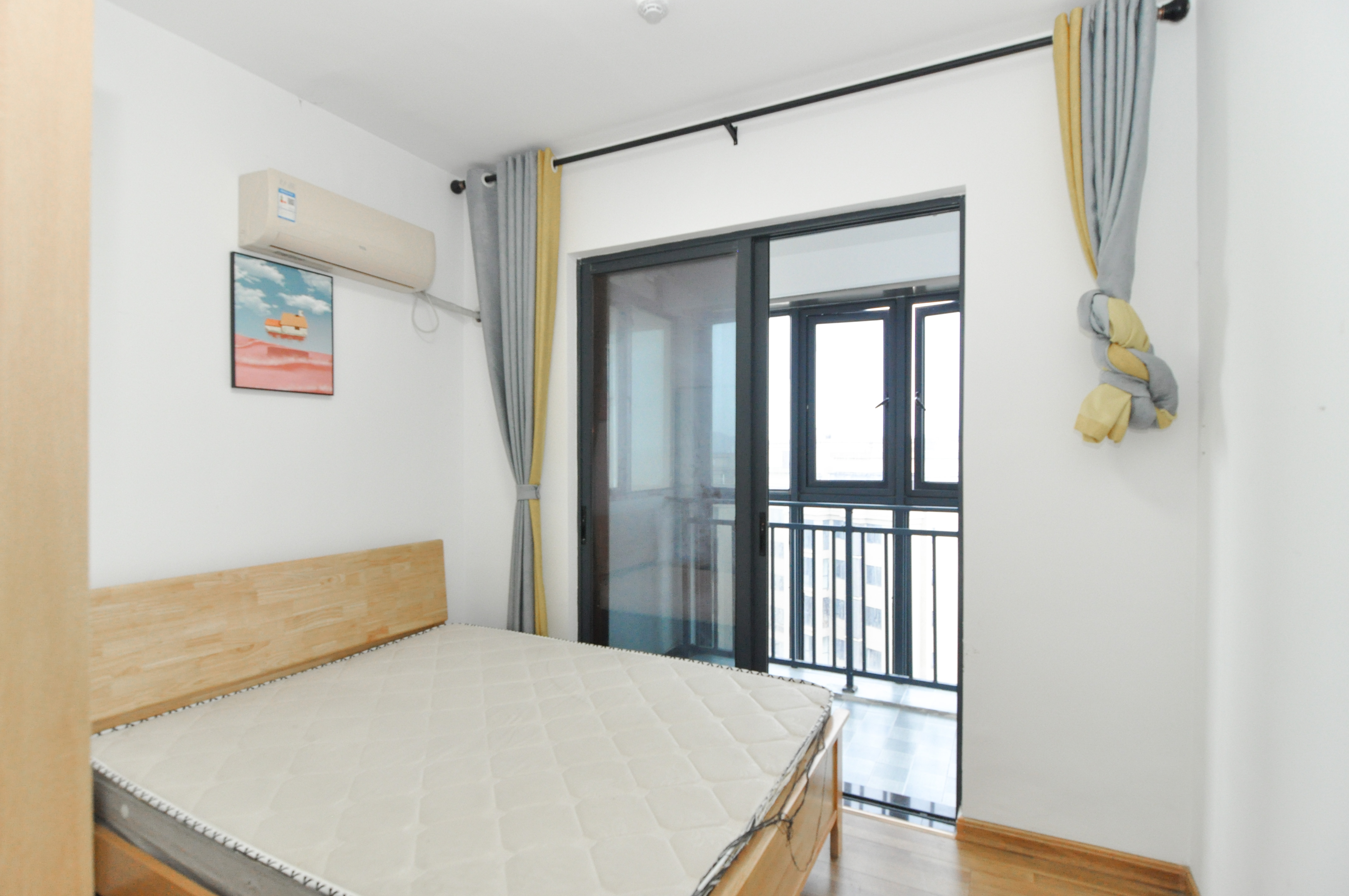 中建梅溪湖中心  4室2厅2卫    160.0万卧室