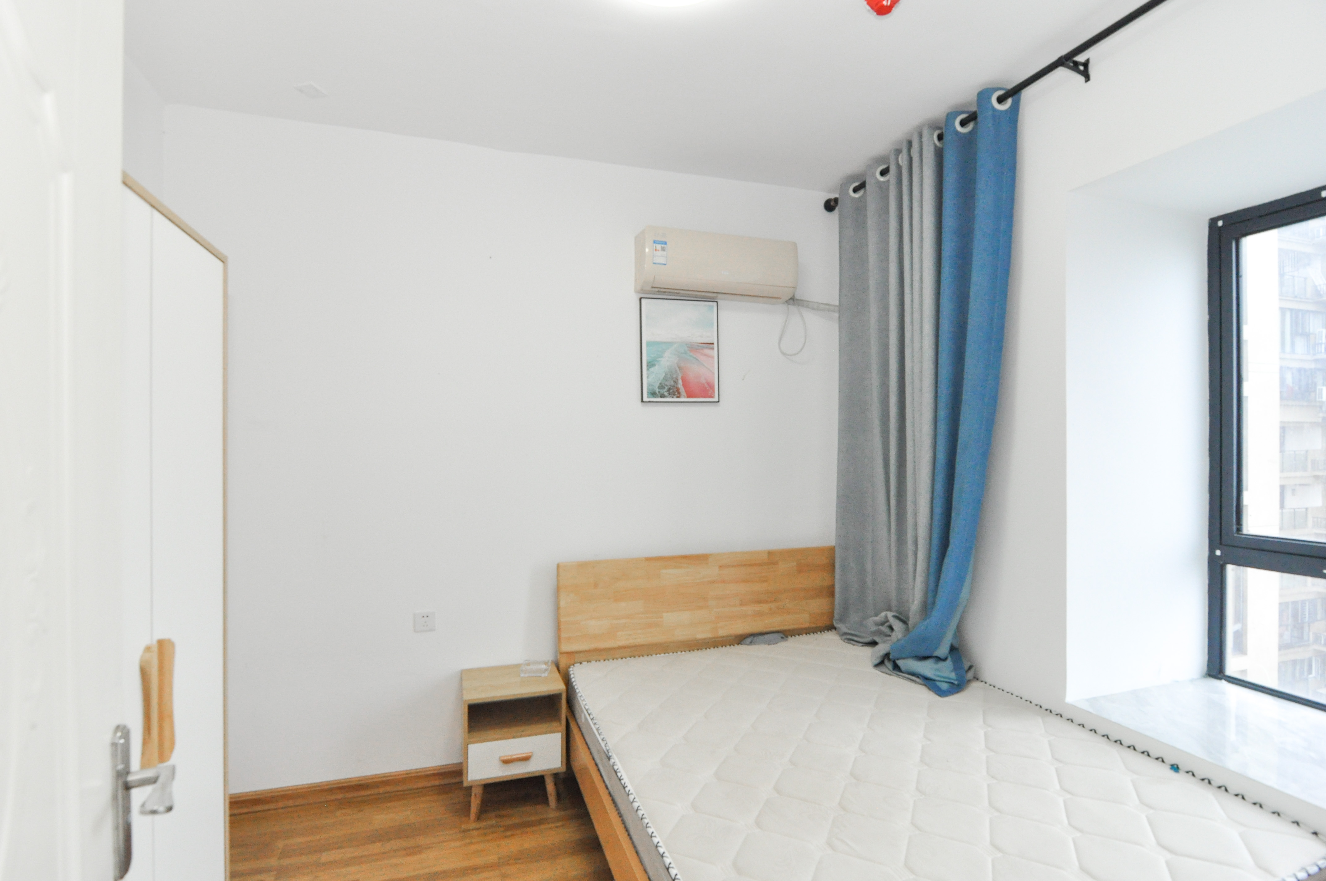 中建梅溪湖中心  4室2厅2卫    160.0万卧室