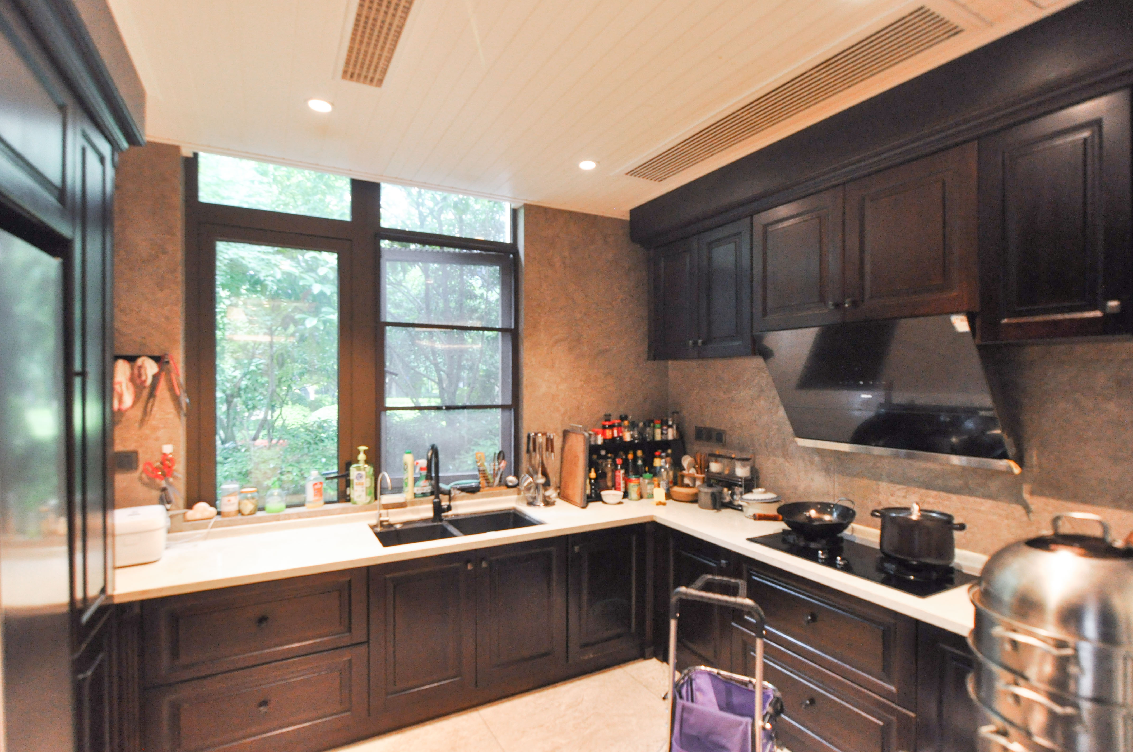 达美溪湖湾  5室3厅6卫    1480.0万 达美溪湖湾  5室3厅6卫    1480.0万厨房