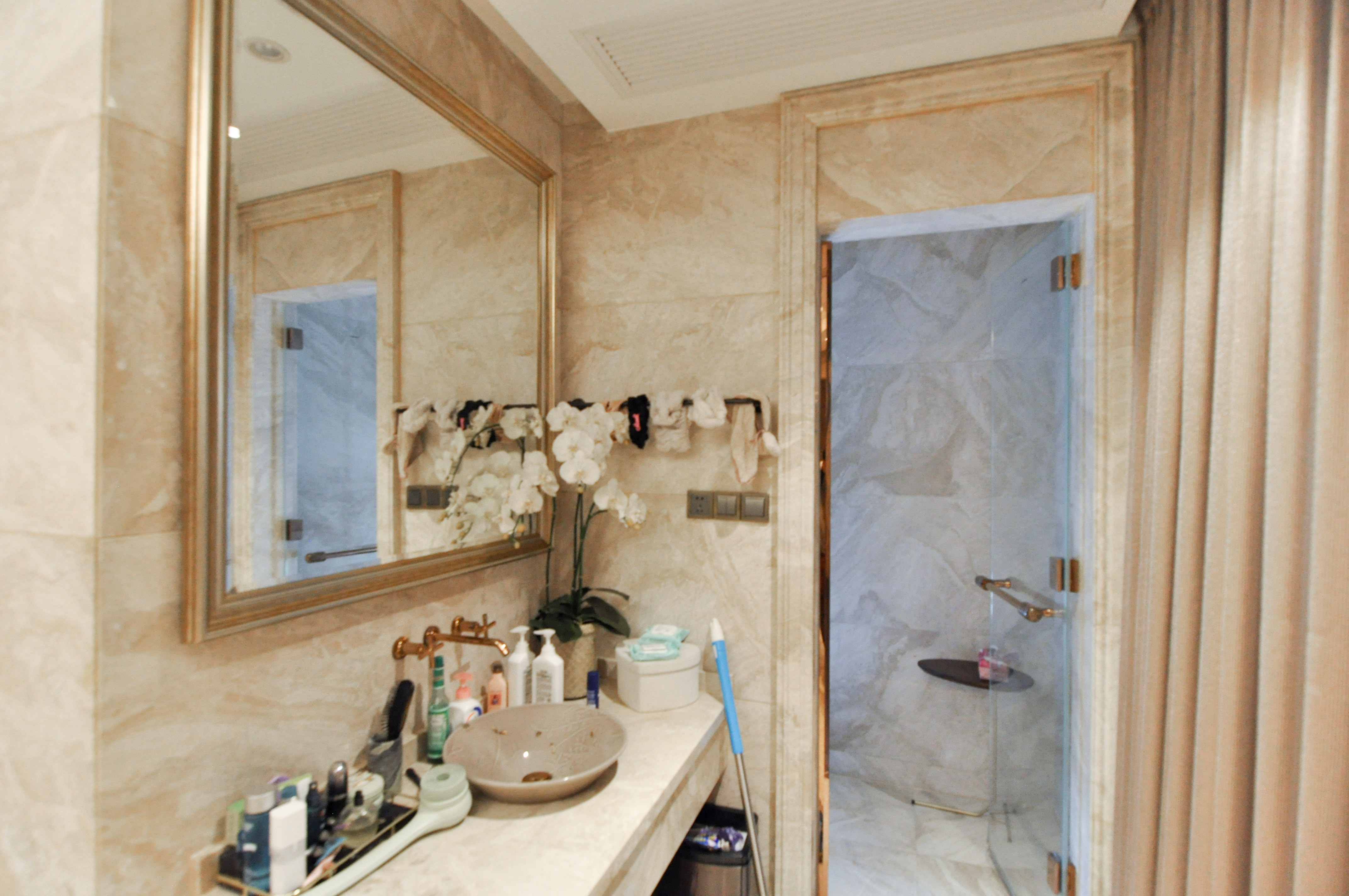 达美溪湖湾  5室3厅6卫    1480.0万 达美溪湖湾  5室3厅6卫    1480.0万卫生间