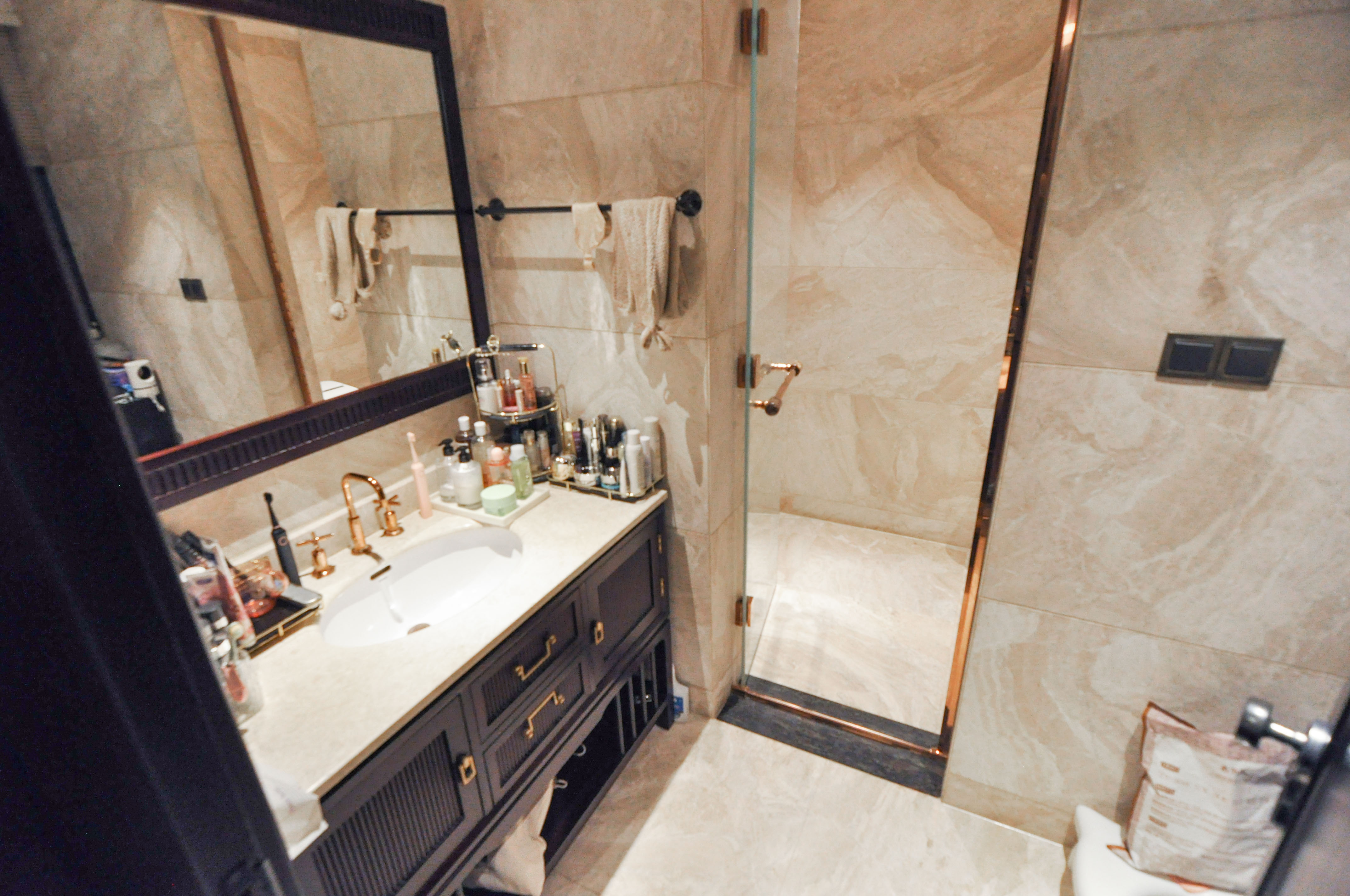 达美溪湖湾  5室3厅6卫    1480.0万 达美溪湖湾  5室3厅6卫    1480.0万卫生间