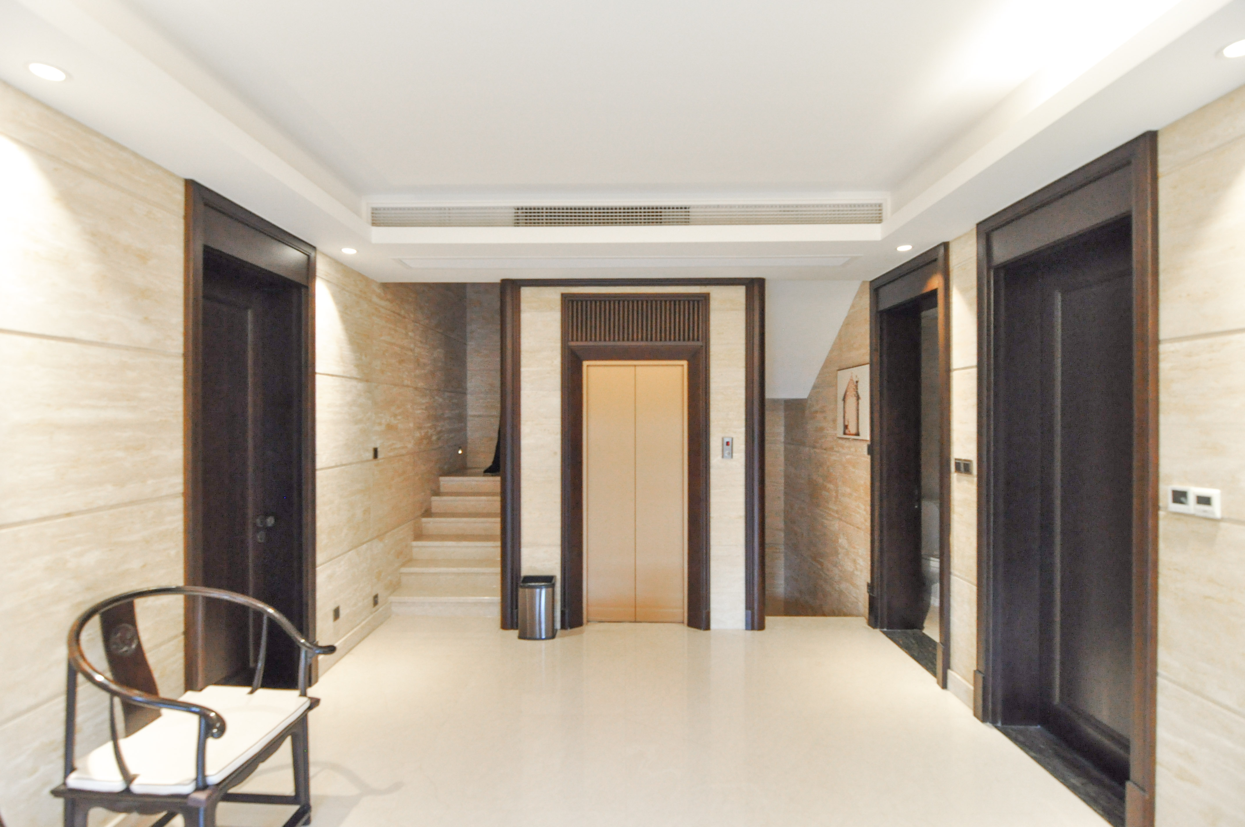 达美溪湖湾  5室3厅6卫    1480.0万 达美溪湖湾  5室3厅6卫    1480.0万卧室