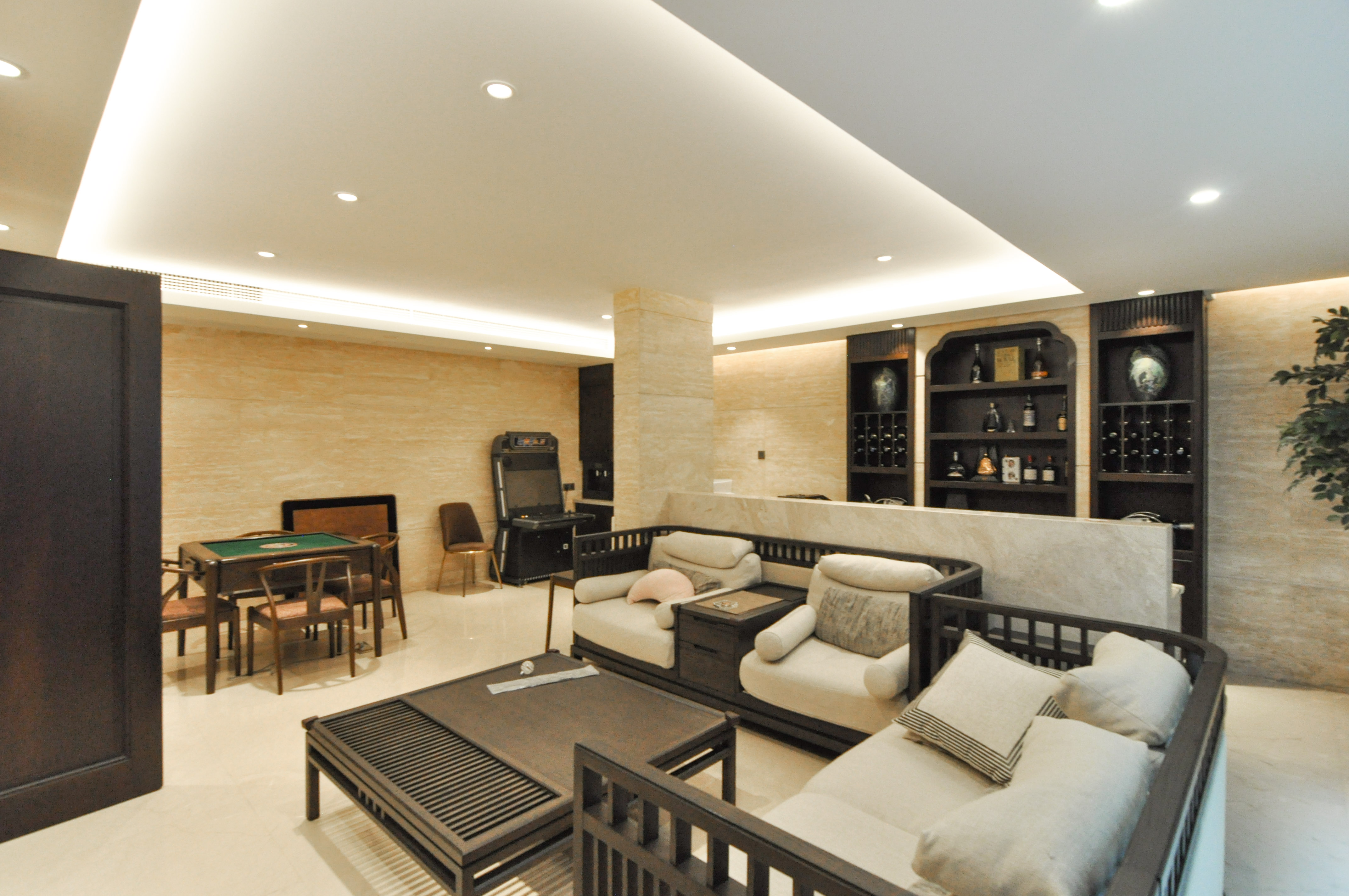 达美溪湖湾  5室3厅6卫    1480.0万 达美溪湖湾  5室3厅6卫    1480.0万卧室