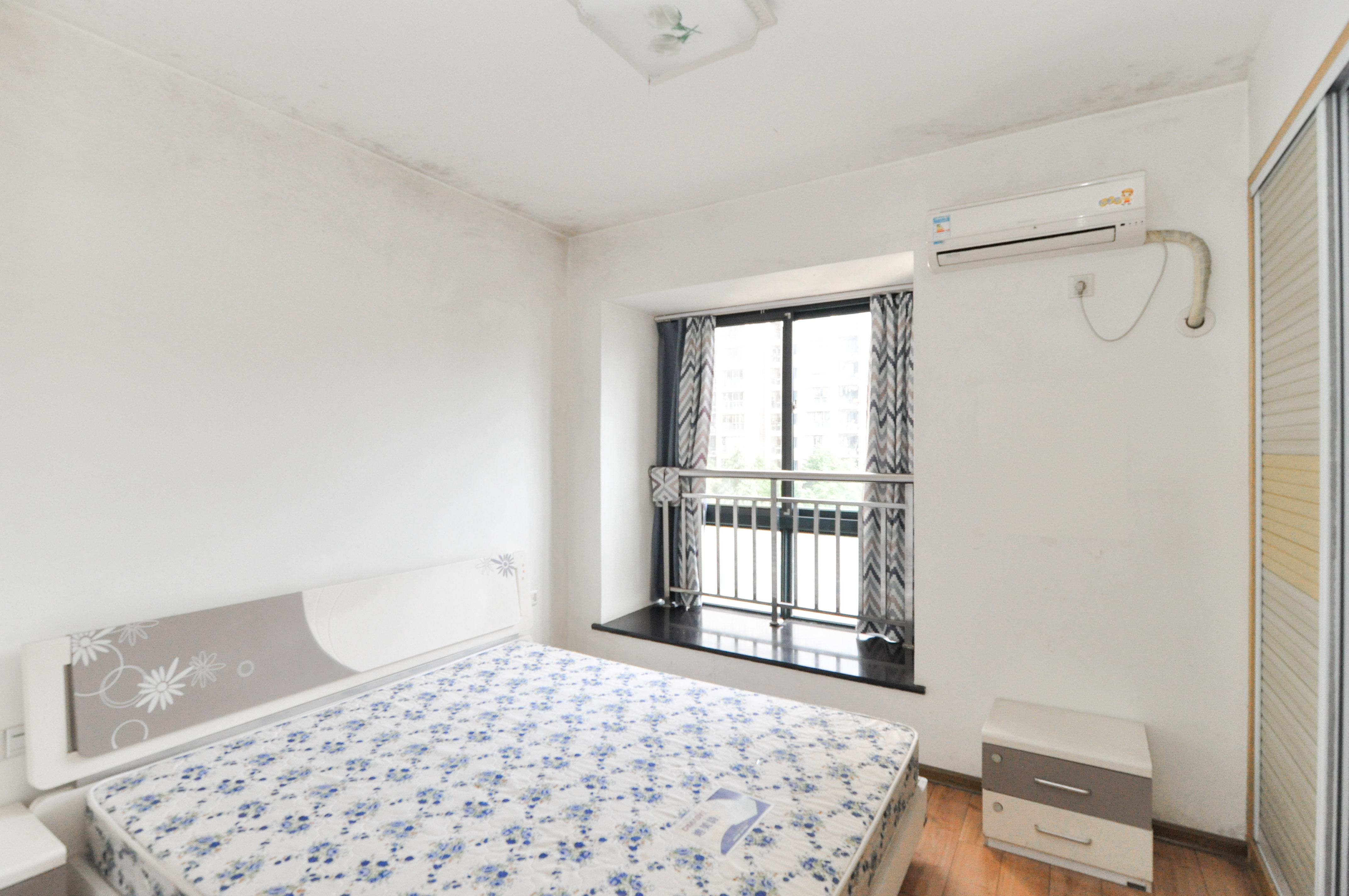 高鑫麓城 2室2厅1卫 106.0万 高鑫麓城 2室2厅1卫 106.0万卧室