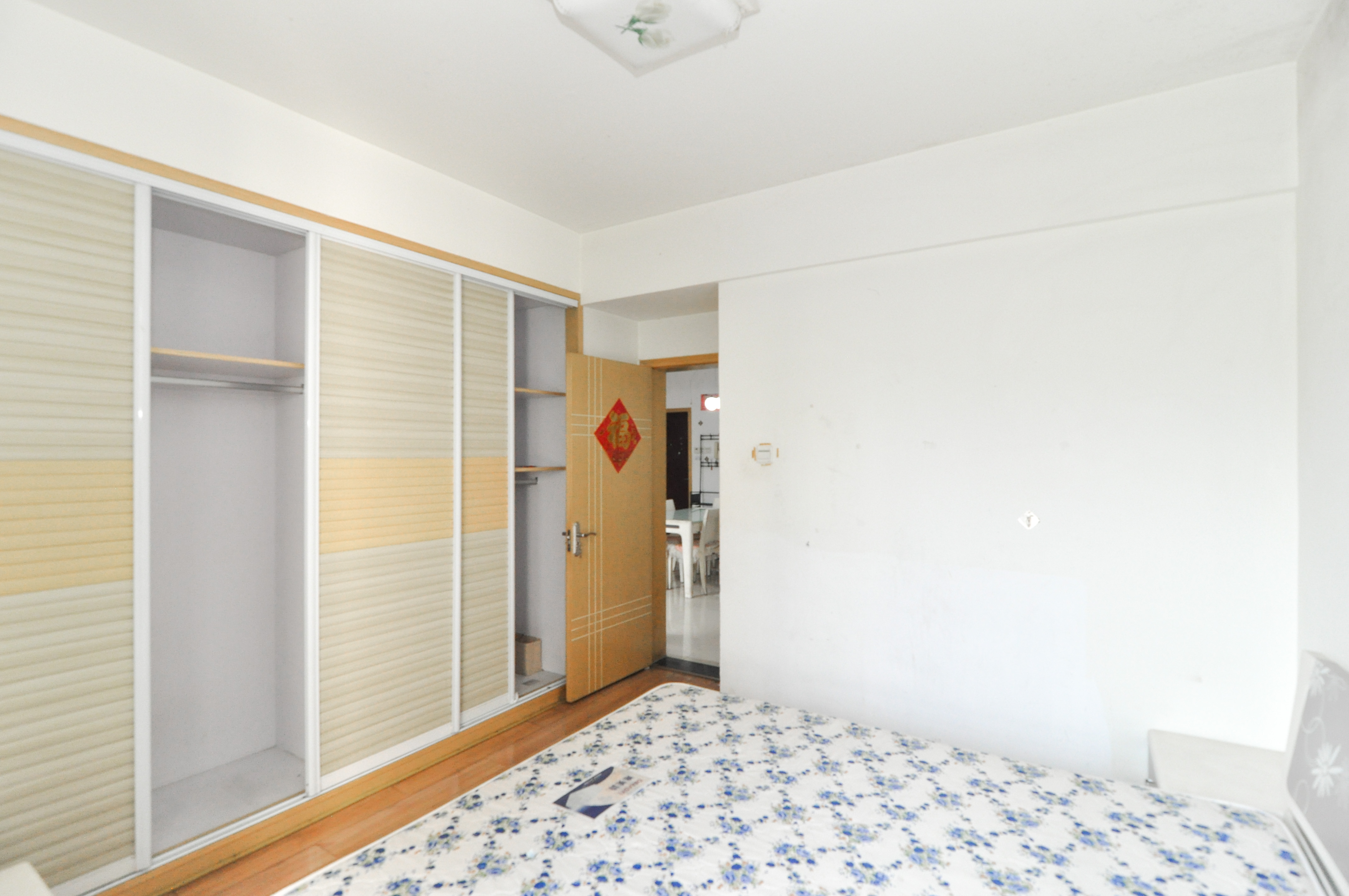 高鑫麓城 2室2厅1卫 106.0万 高鑫麓城 2室2厅1卫 106.0万卧室