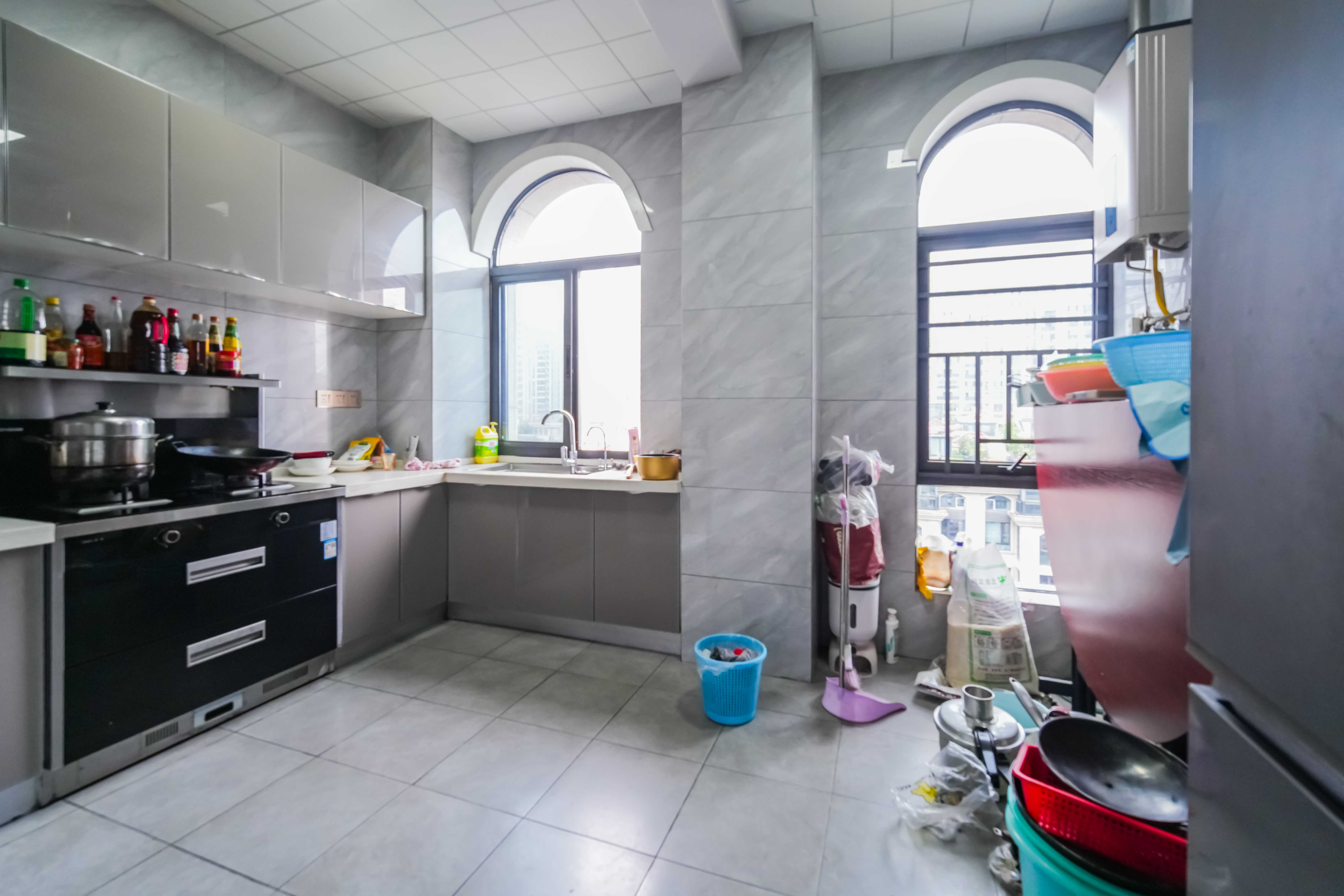 明昇壹城(明昇时代广场)一期 5室3厅3卫 468.0万 明昇壹城(明昇时代广场)一期 5室3厅3卫 468.0万厨房