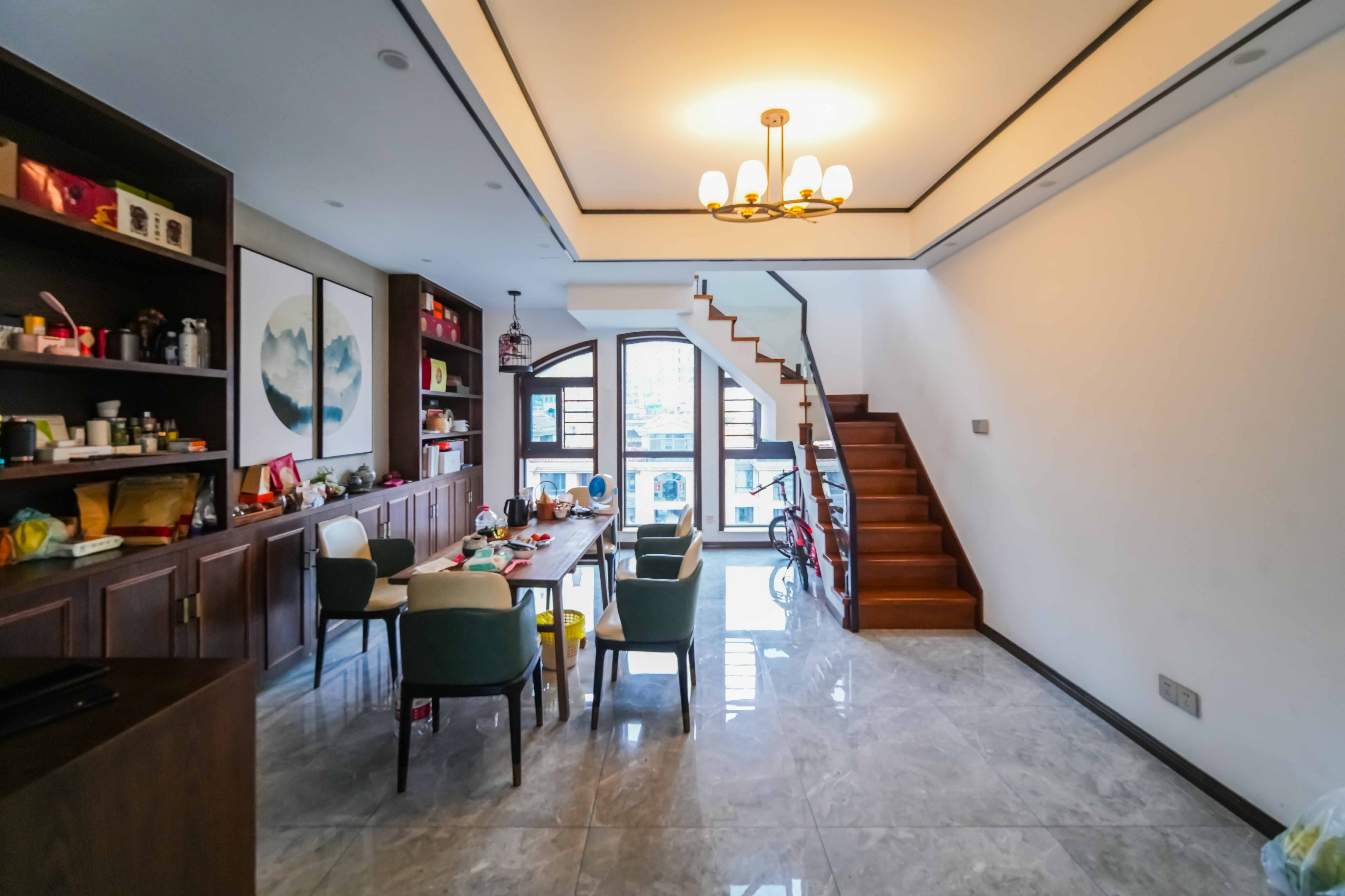 明昇壹城(明昇时代广场)一期 5室3厅3卫 468.0万 明昇壹城(明昇时代广场)一期 5室3厅3卫 468.0万客厅