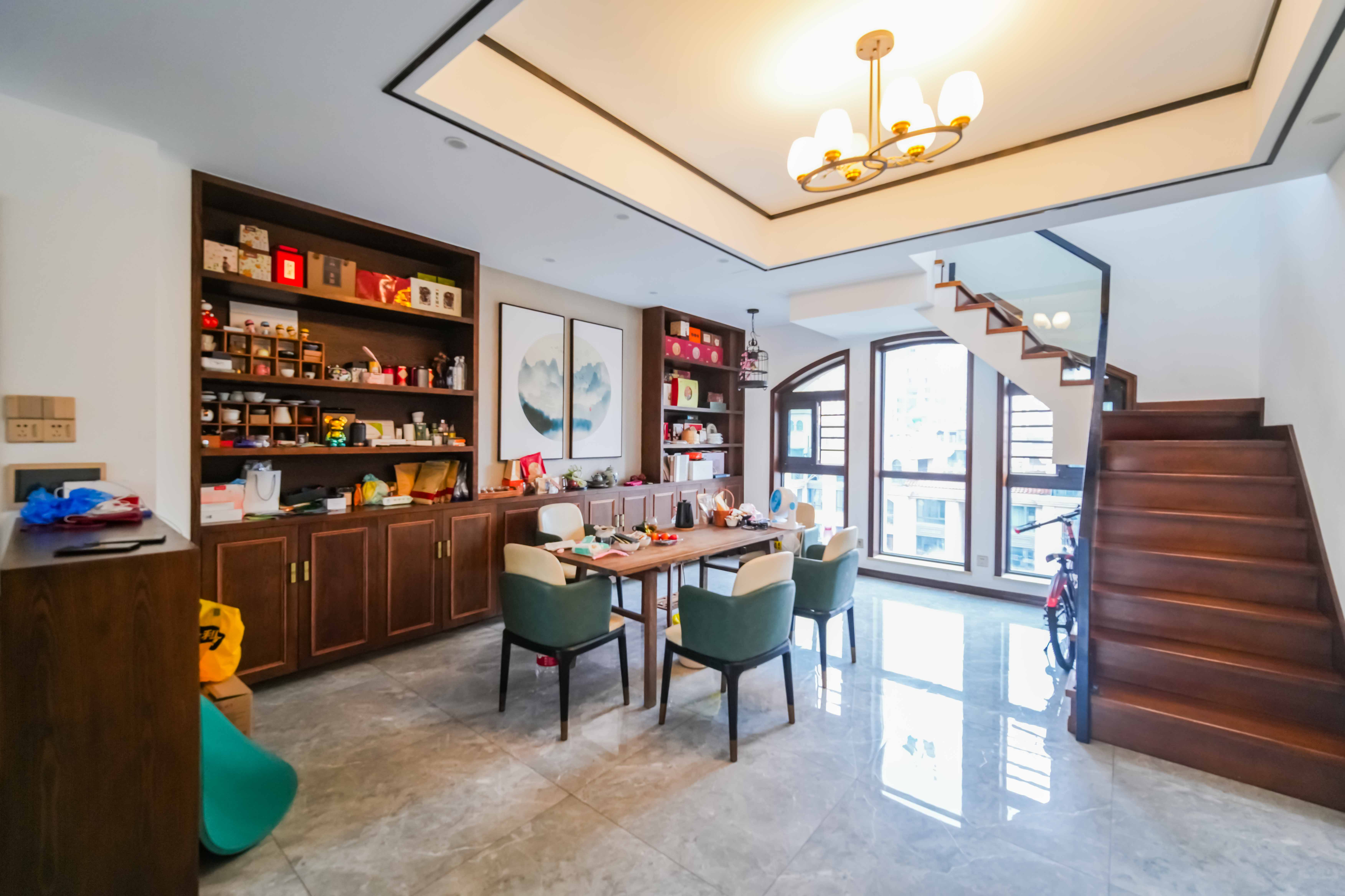 明昇壹城(明昇时代广场)一期 5室3厅3卫 468.0万 明昇壹城(明昇时代广场)一期 5室3厅3卫 468.0万客厅