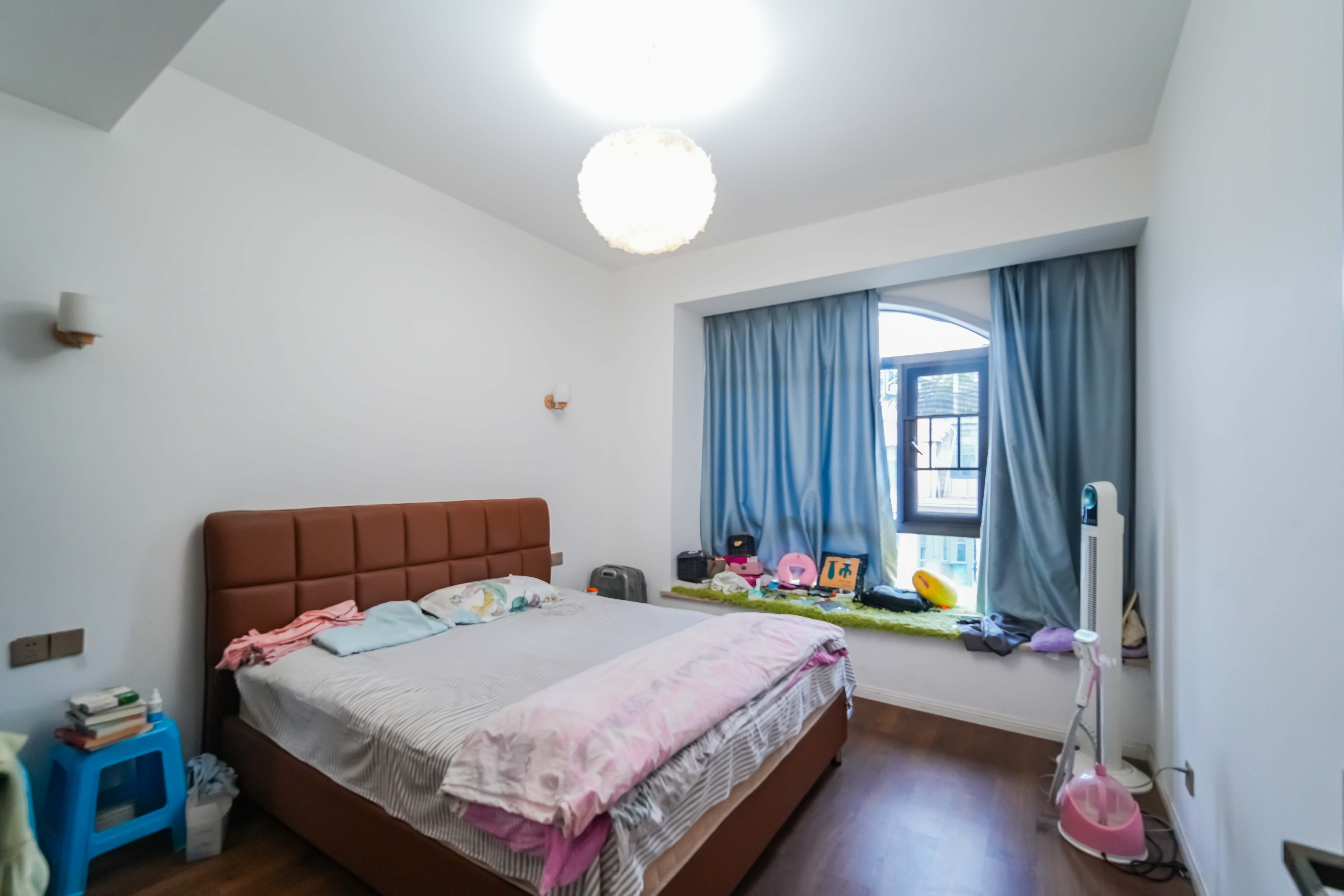 明昇壹城(明昇时代广场)一期 5室3厅3卫 468.0万 明昇壹城(明昇时代广场)一期 5室3厅3卫 468.0万卧室