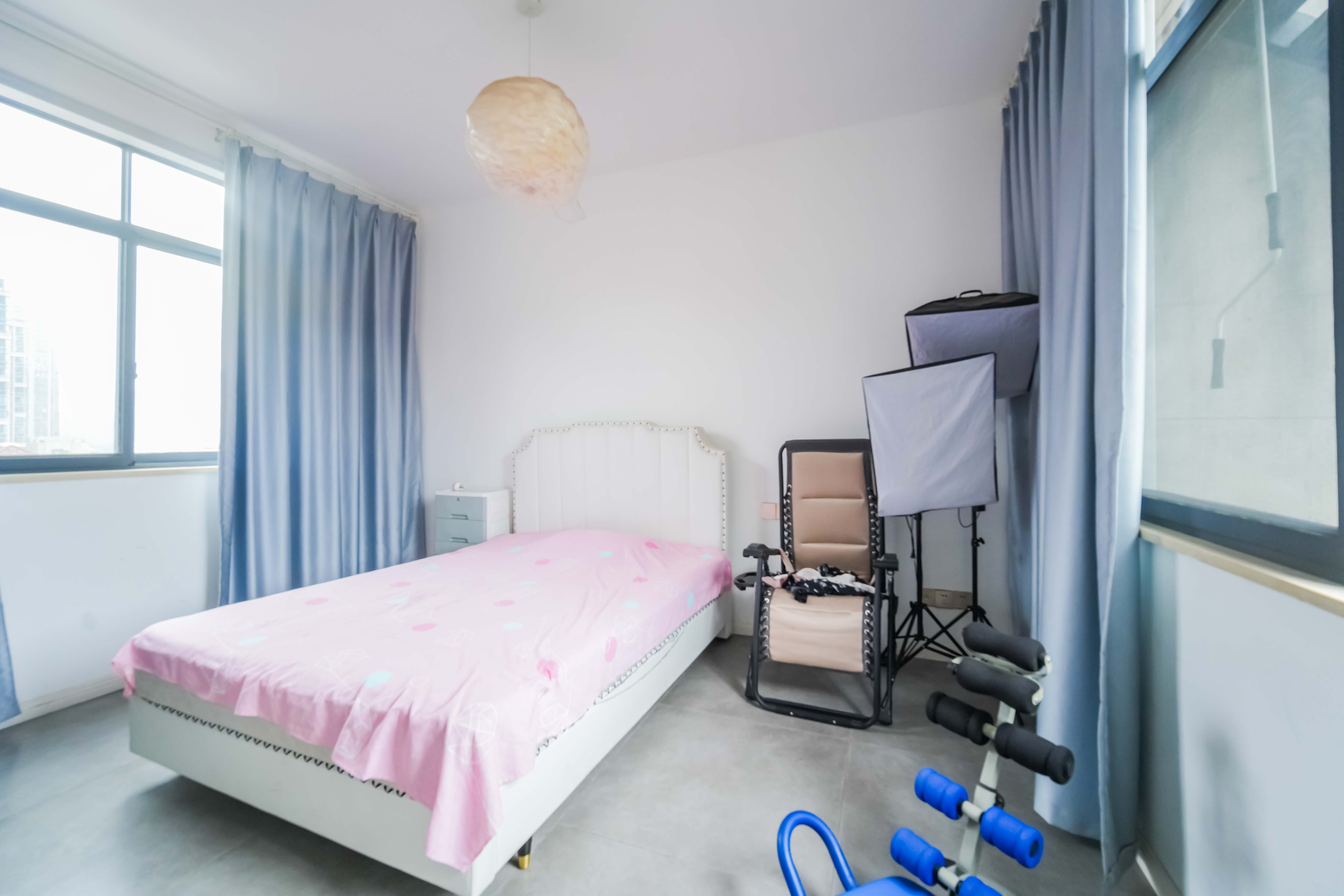 明昇壹城(明昇时代广场)一期 5室3厅3卫 468.0万 明昇壹城(明昇时代广场)一期 5室3厅3卫 468.0万卧室