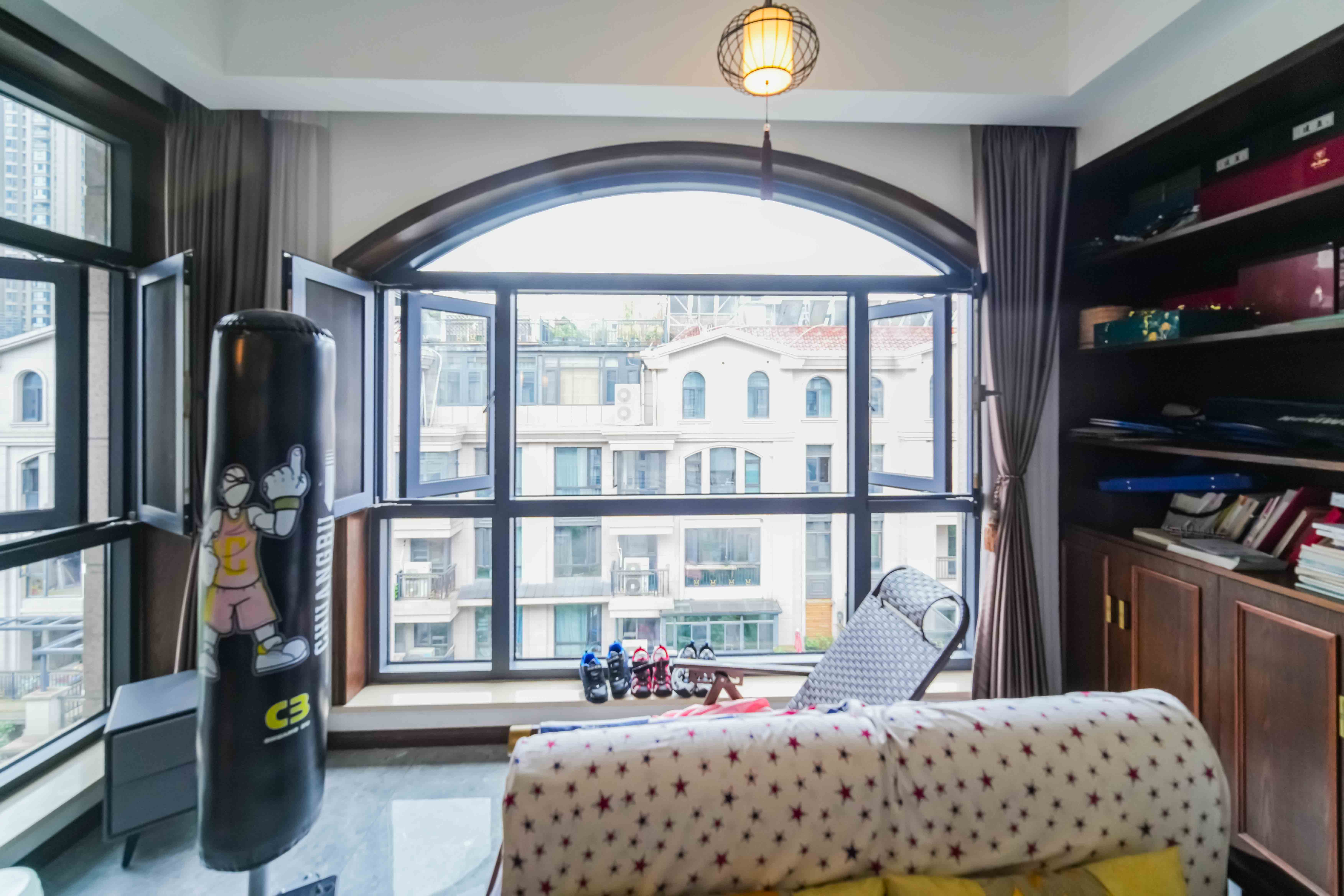 明昇壹城(明昇时代广场)一期 5室3厅3卫 468.0万 明昇壹城(明昇时代广场)一期 5室3厅3卫 468.0万阳台