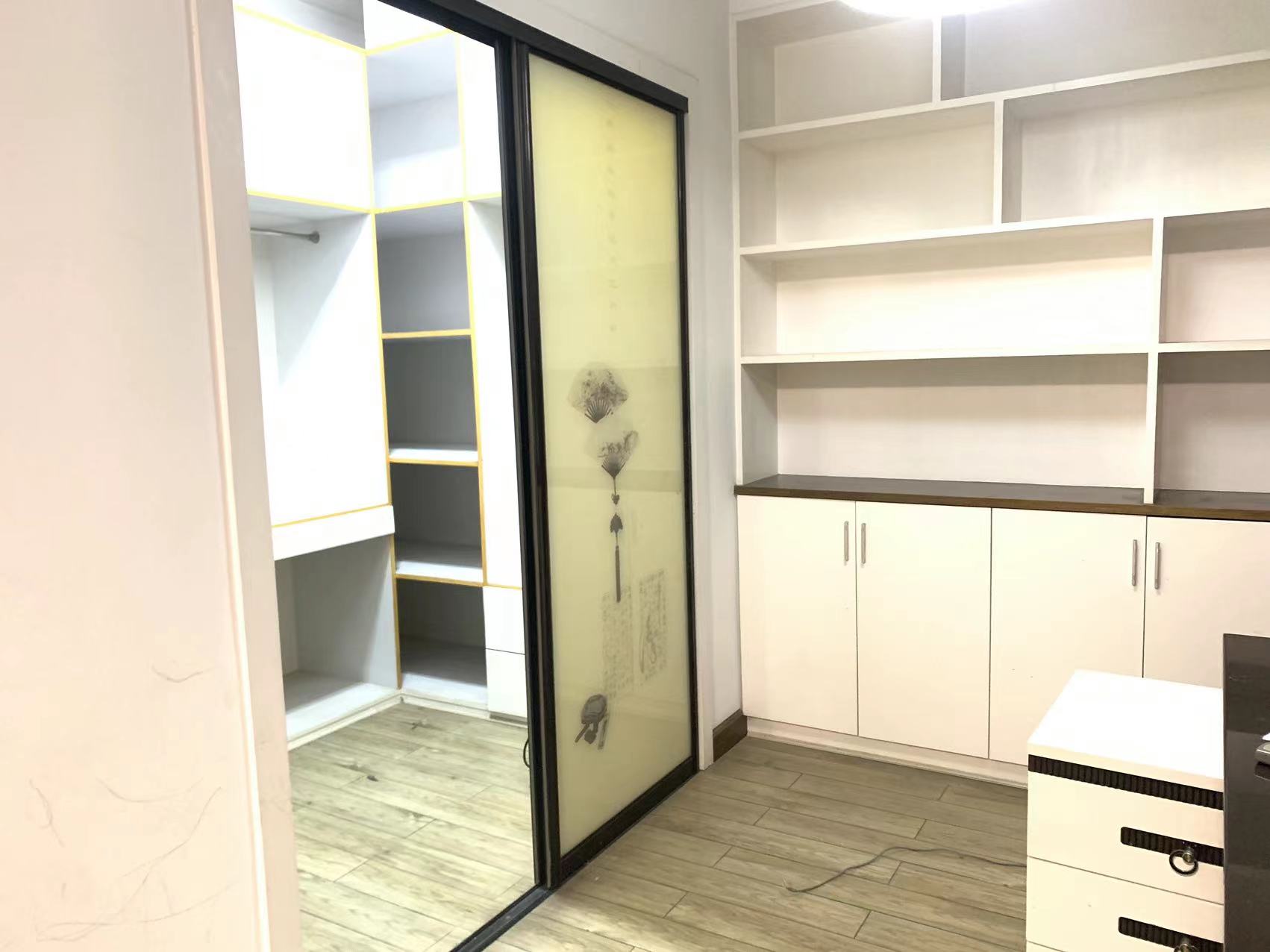 湘银二期世纪花园 4室2厅2卫 66.8万 湘银二期世纪花园 4室2厅2卫 66.8万室内图