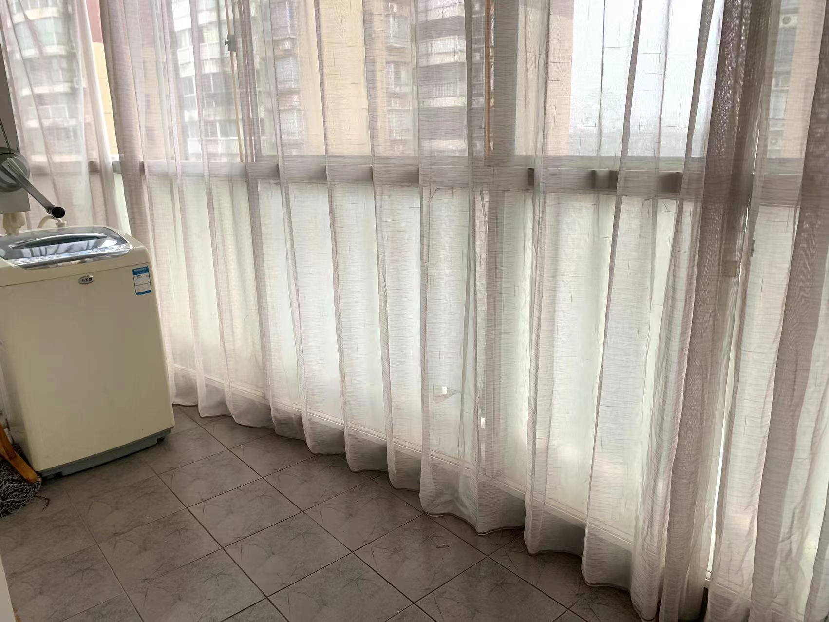 湘银二期世纪花园 4室2厅2卫 66.8万 湘银二期世纪花园 4室2厅2卫 66.8万室内图