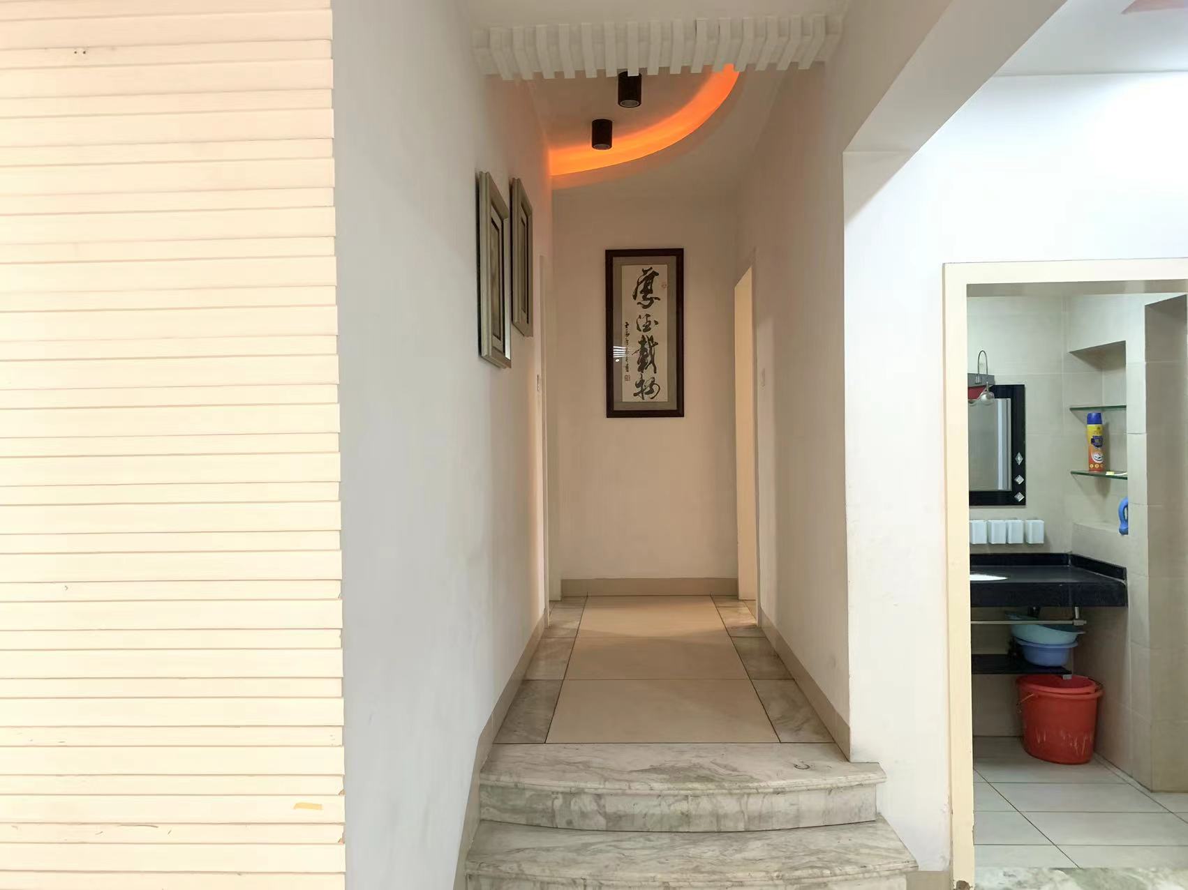 湘银二期世纪花园 4室2厅2卫 66.8万 湘银二期世纪花园 4室2厅2卫 66.8万室内图