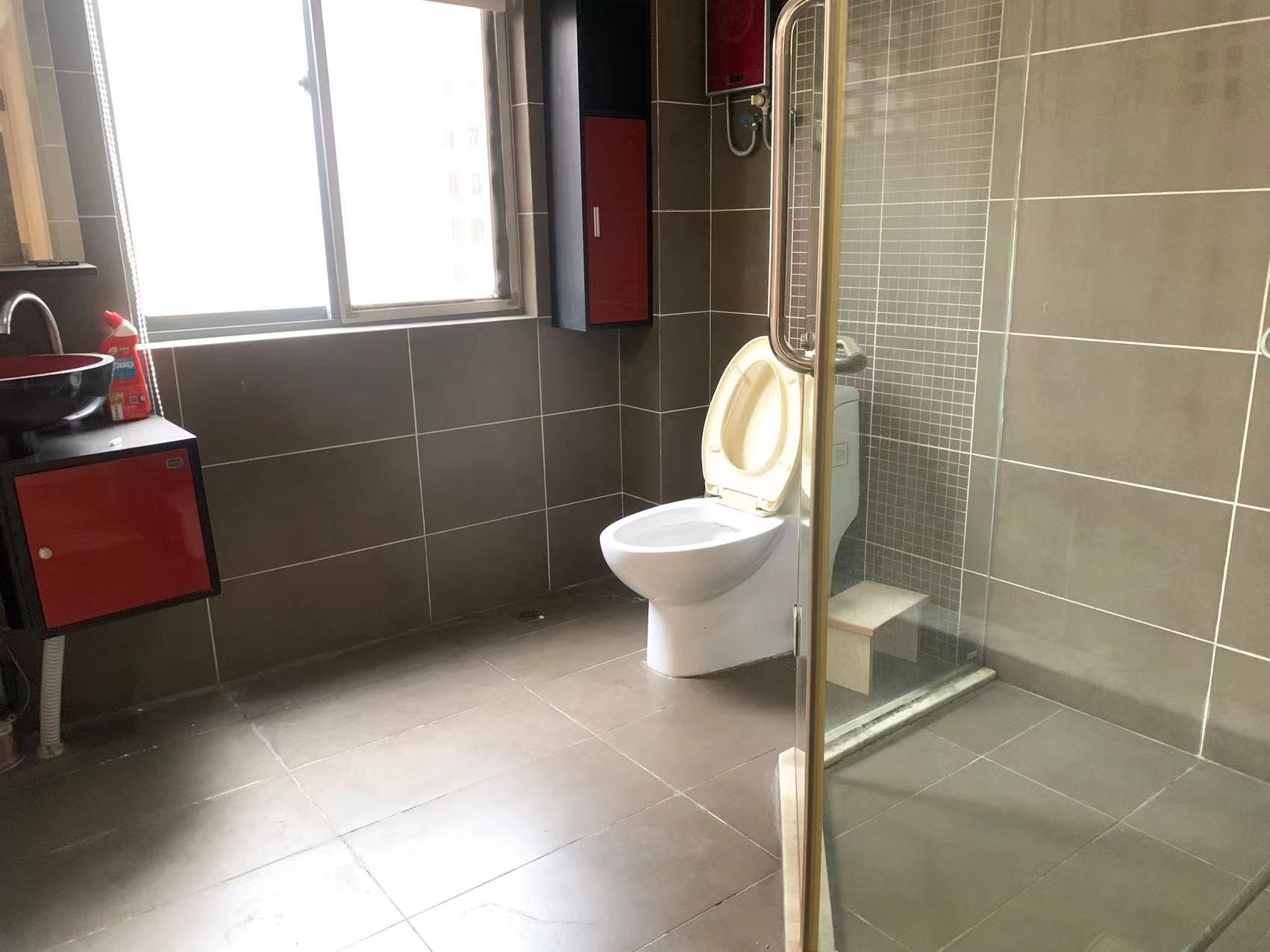 湘银二期世纪花园 4室2厅2卫 66.8万 湘银二期世纪花园 4室2厅2卫 66.8万室内图