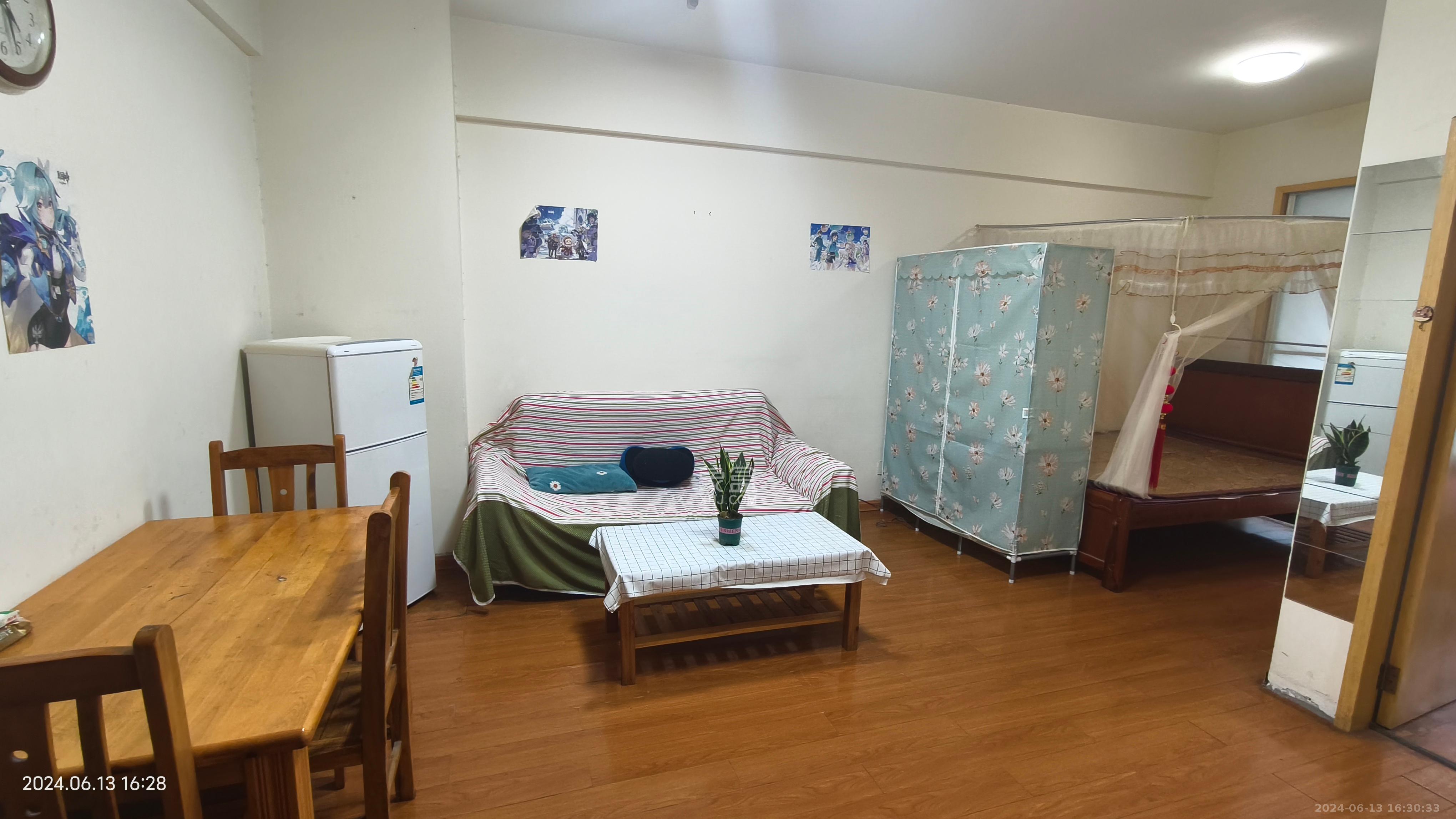 建鸿达华都（华都小户型及大华写字楼）  2室1厅1卫    2600.0元/月室内图1
