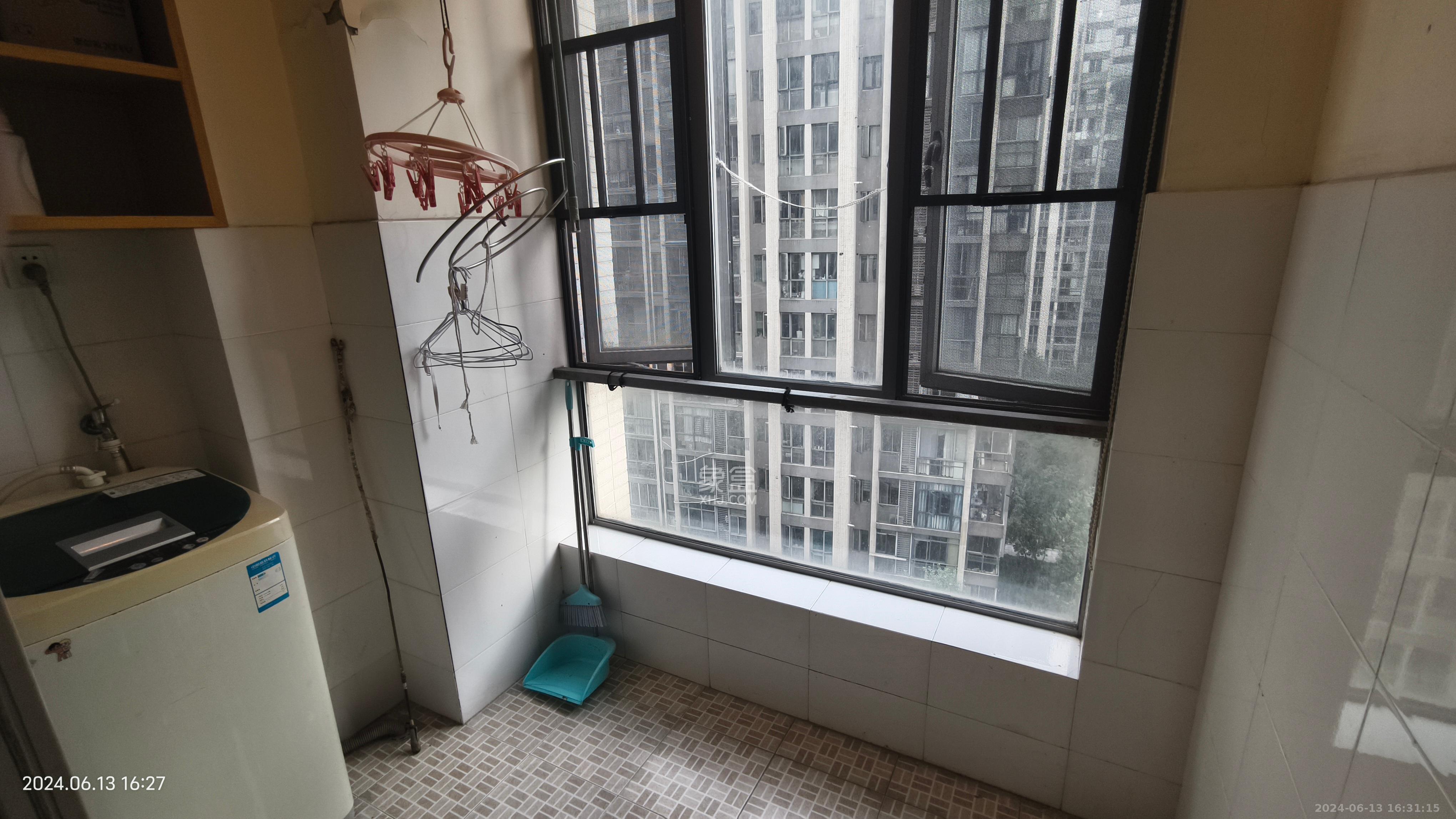 建鸿达华都（华都小户型及大华写字楼）  2室1厅1卫    2600.0元/月室内图