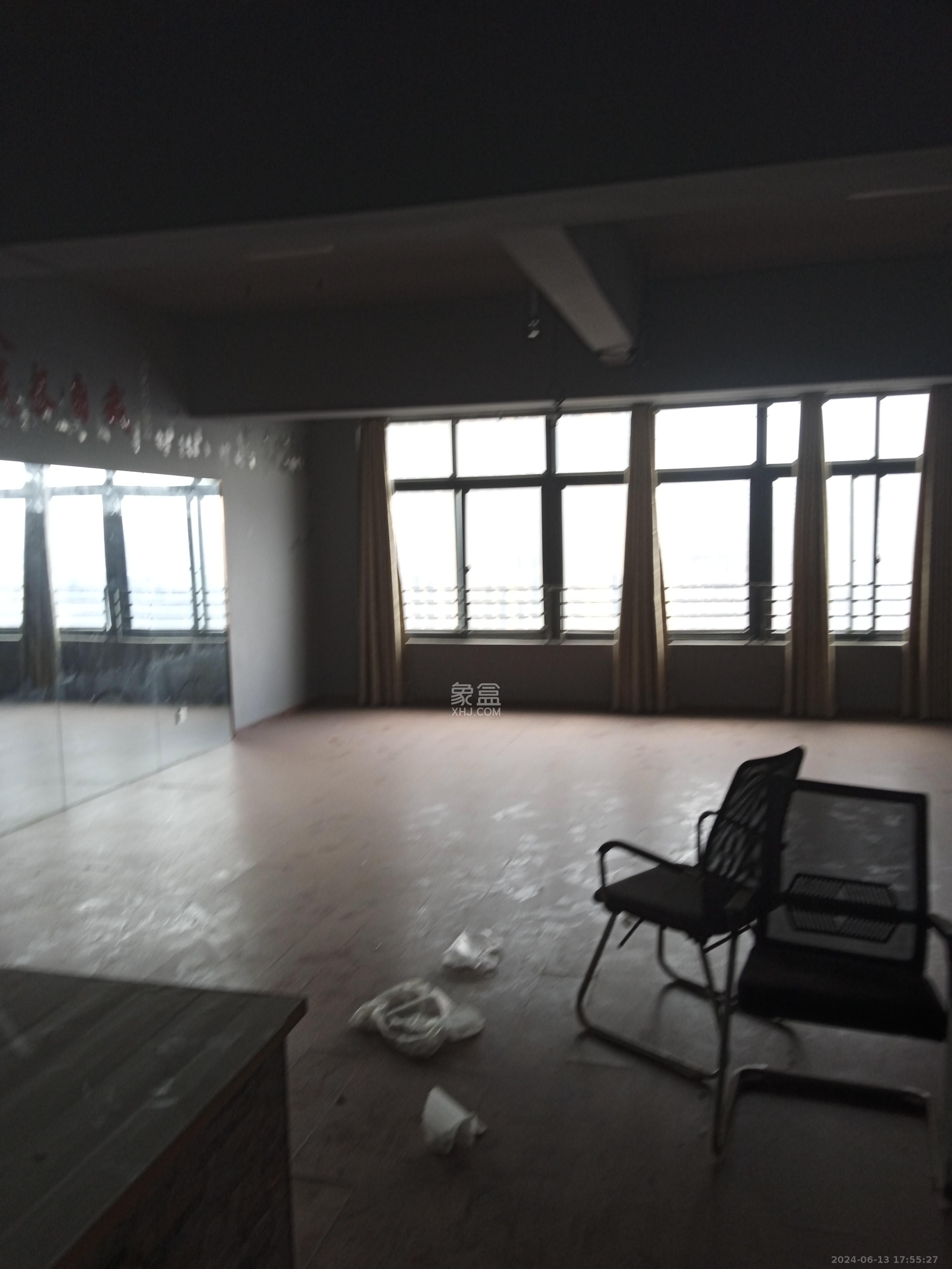 红树湾  3室2厅1卫   2000.00元/月室内图