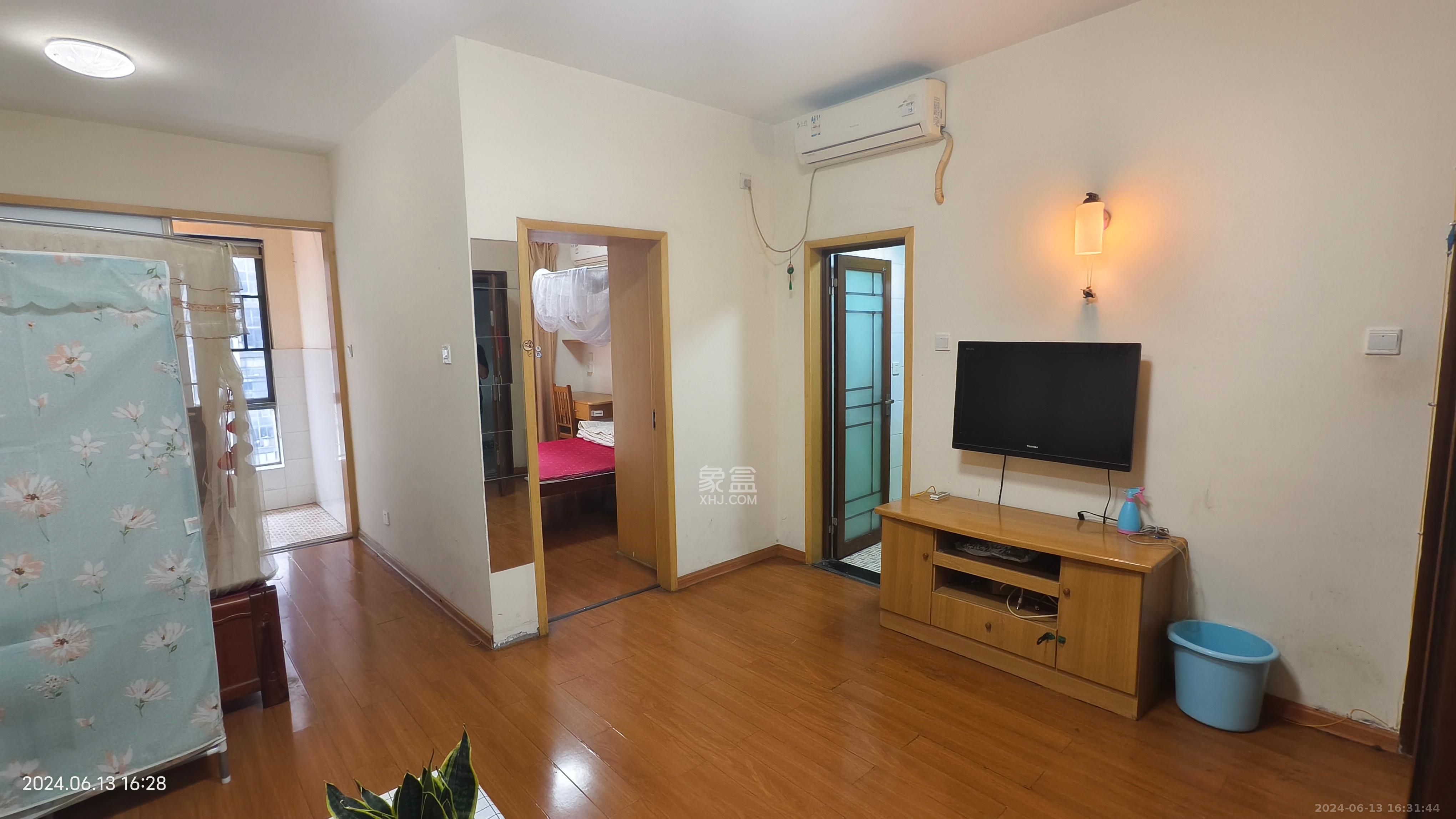 建鸿达华都（华都小户型及大华写字楼）  2室1厅1卫    2600.0元/月室内图