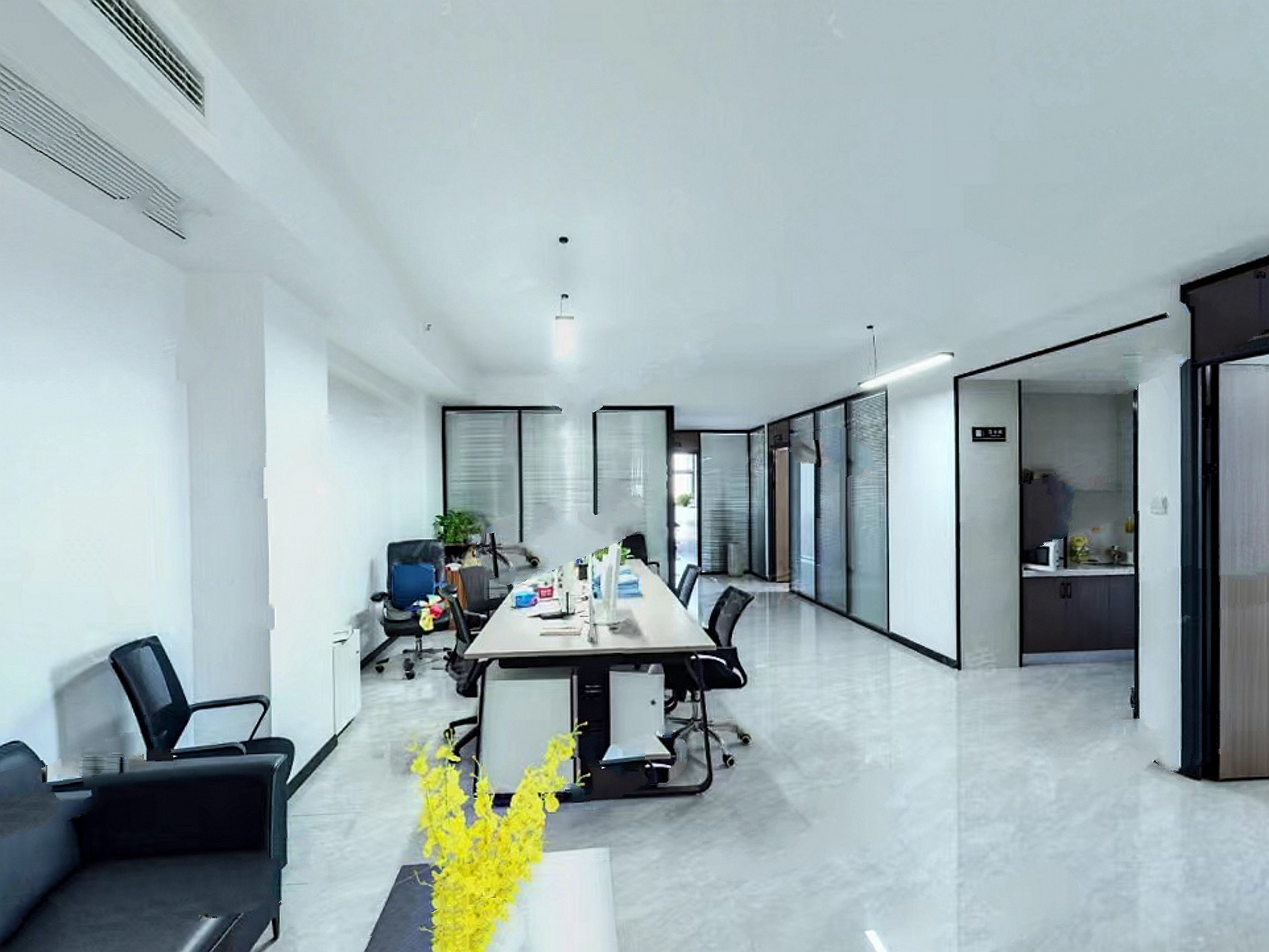 和悦城(蟠龙景苑) 3室2厅1卫 138.0万 和悦城(蟠龙景苑) 3室2厅1卫 138.0万客厅