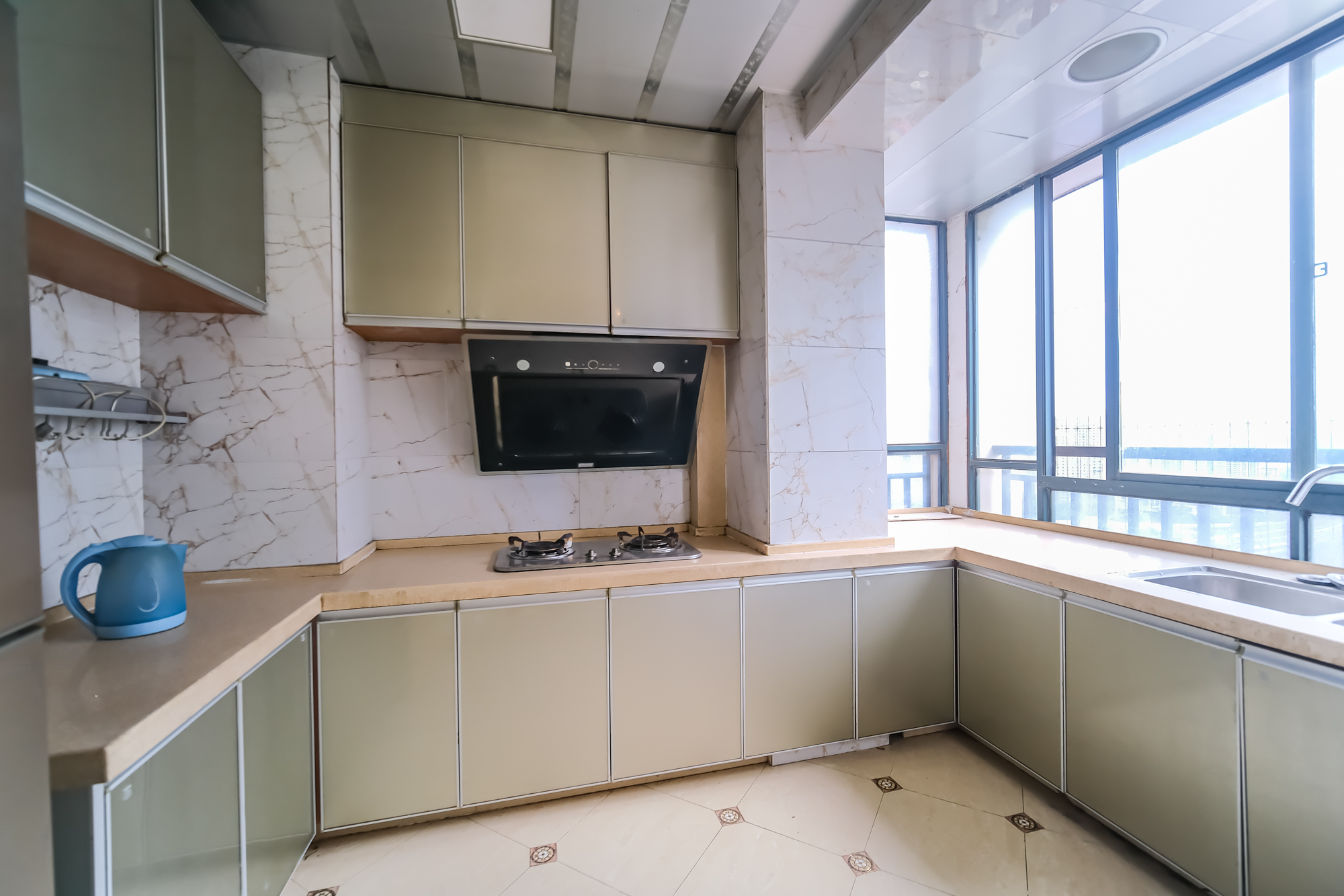 圆梦完美生活  4室2厅2卫    78.0万厨房