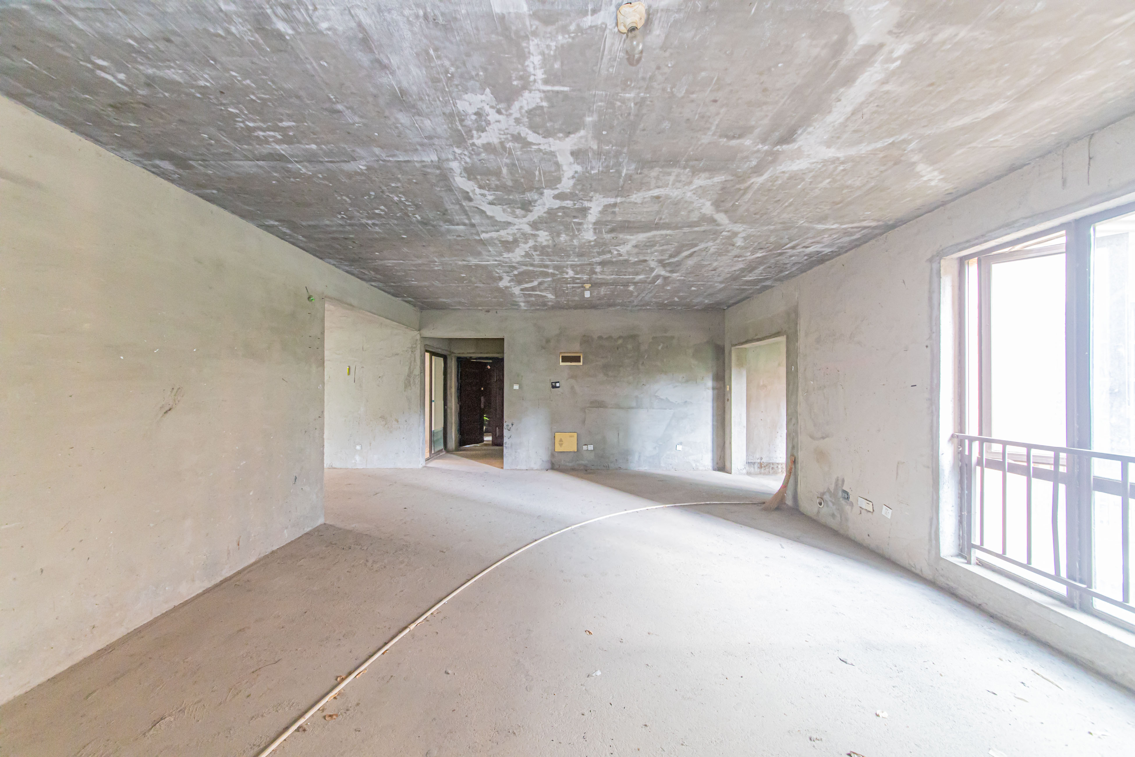 鑫远和城(一、二期)  5室2厅2卫    102.0万 鑫远和城(一、二期)  5室2厅2卫    102.0万