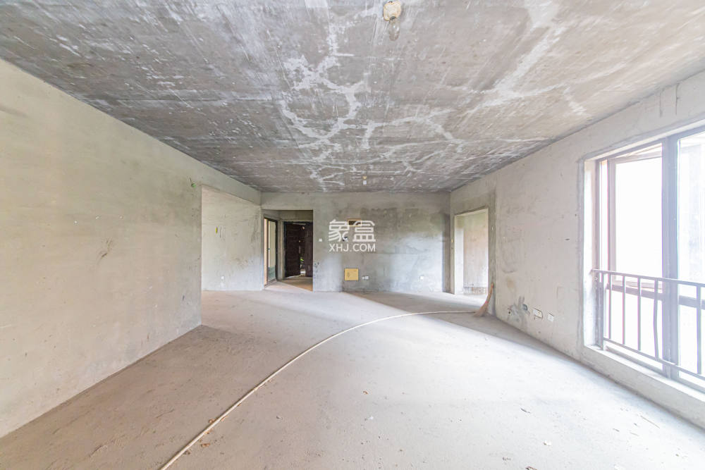 鑫远和城（一、二期）  5室2厅2卫    100.0万