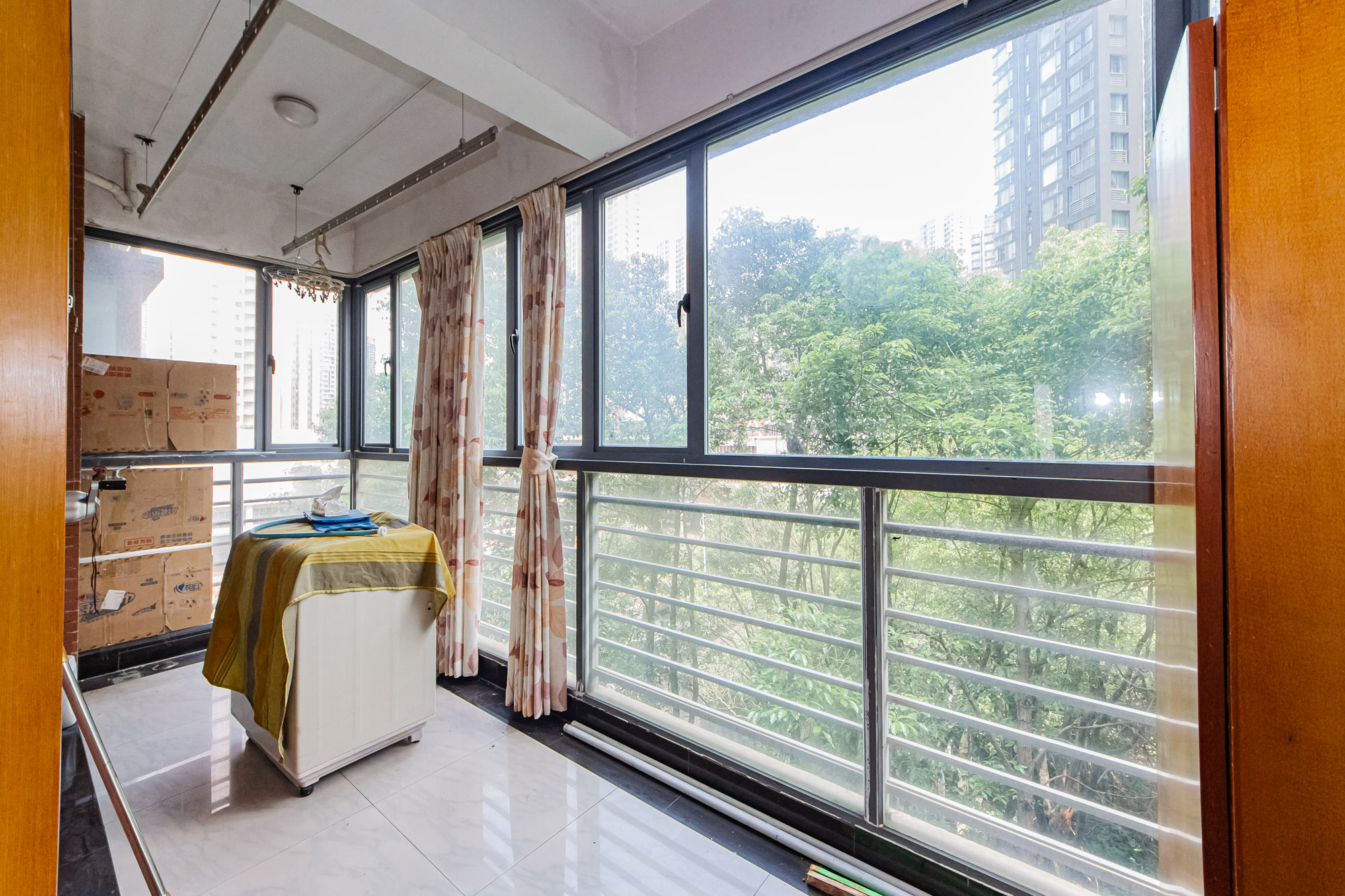 滨江君悦香邸  3室2厅2卫    128.0万阳台