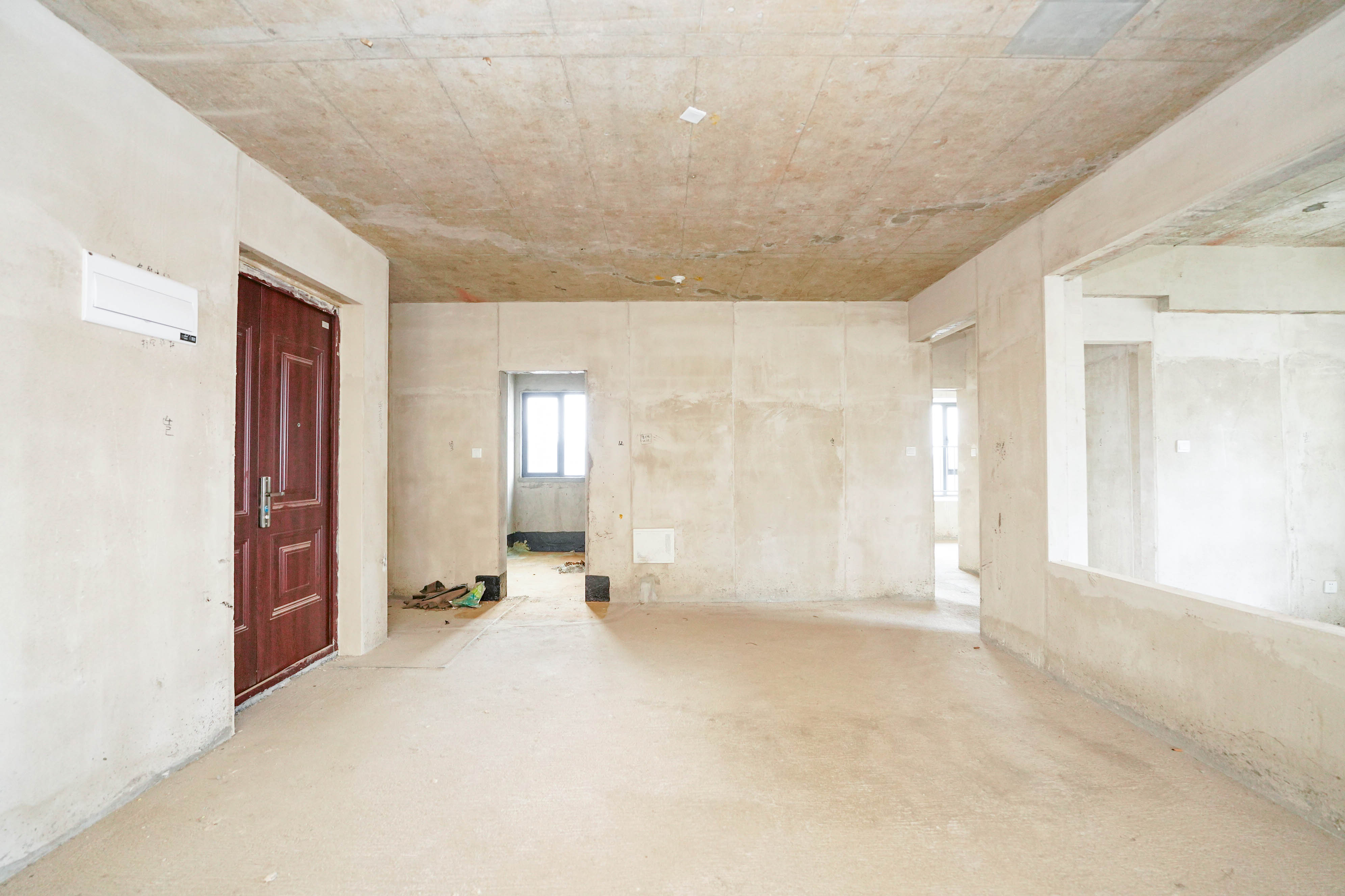 五矿万境蓝山 4室2厅2卫 140.0万 五矿万境蓝山 4室2厅2卫 140.0万客厅