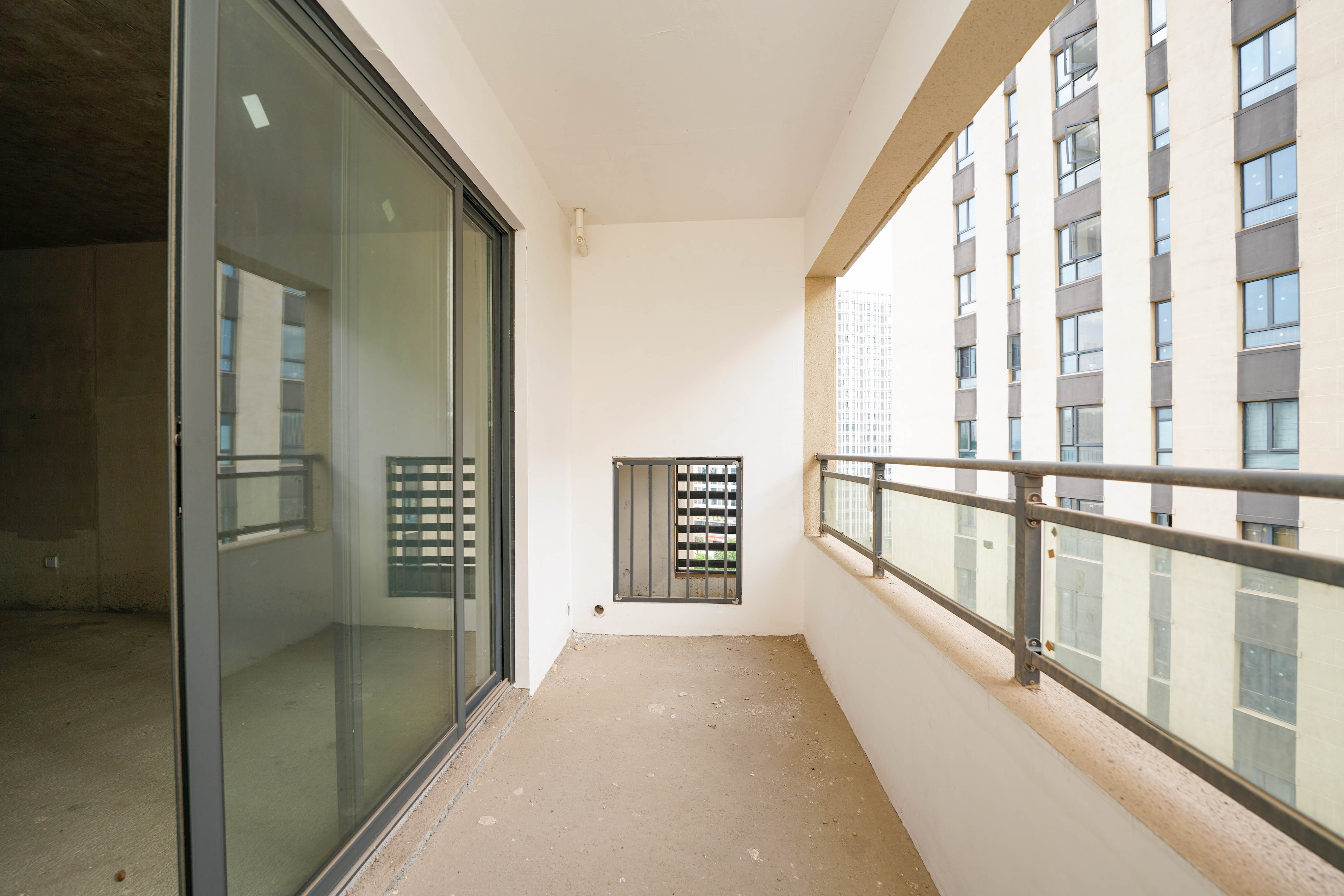 五矿万境蓝山 4室2厅2卫 140.0万 五矿万境蓝山 4室2厅2卫 140.0万其他