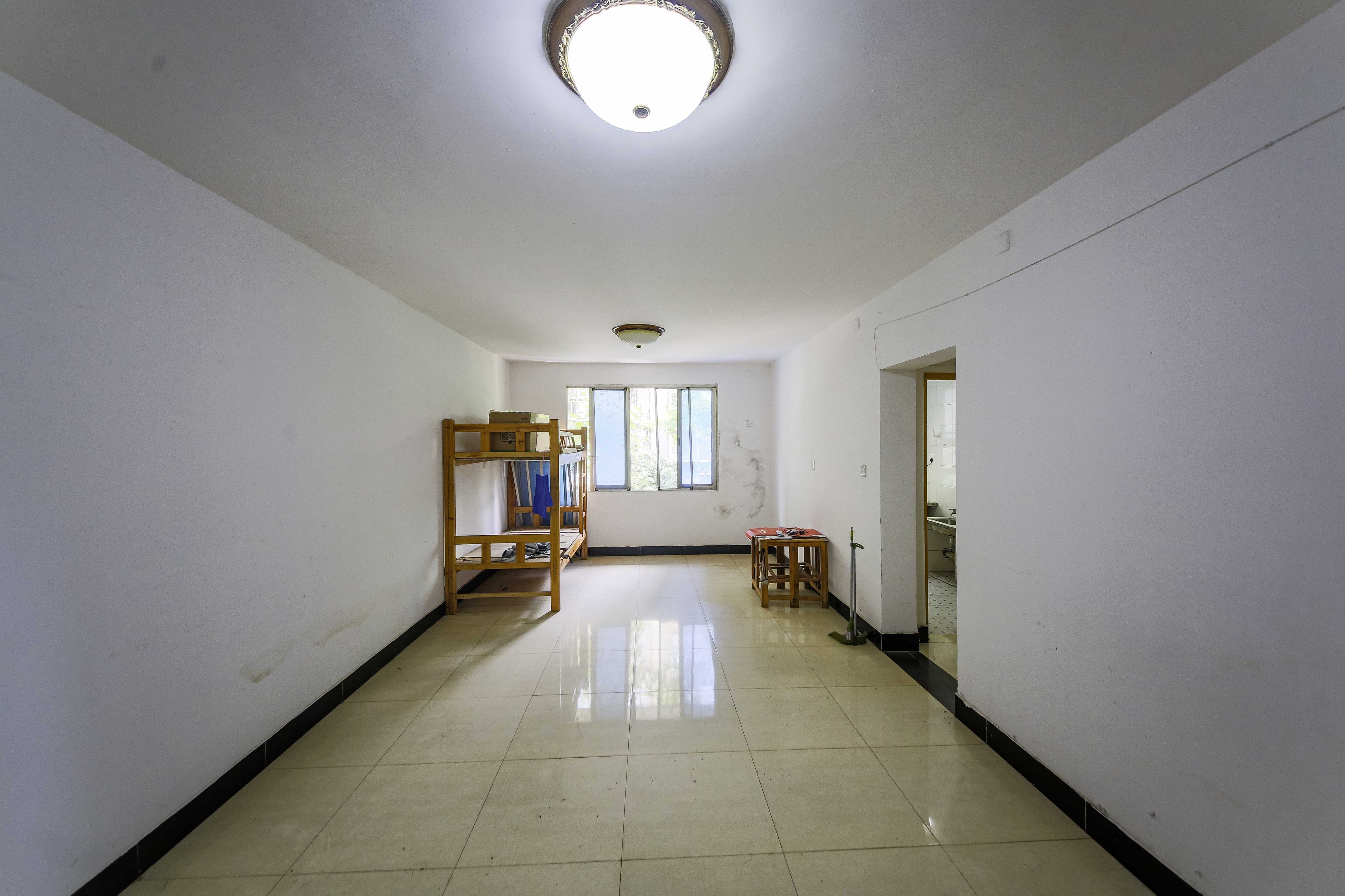 佳乐公寓 2室2厅1卫 48.0万 佳乐公寓 2室2厅1卫 48.0万客厅