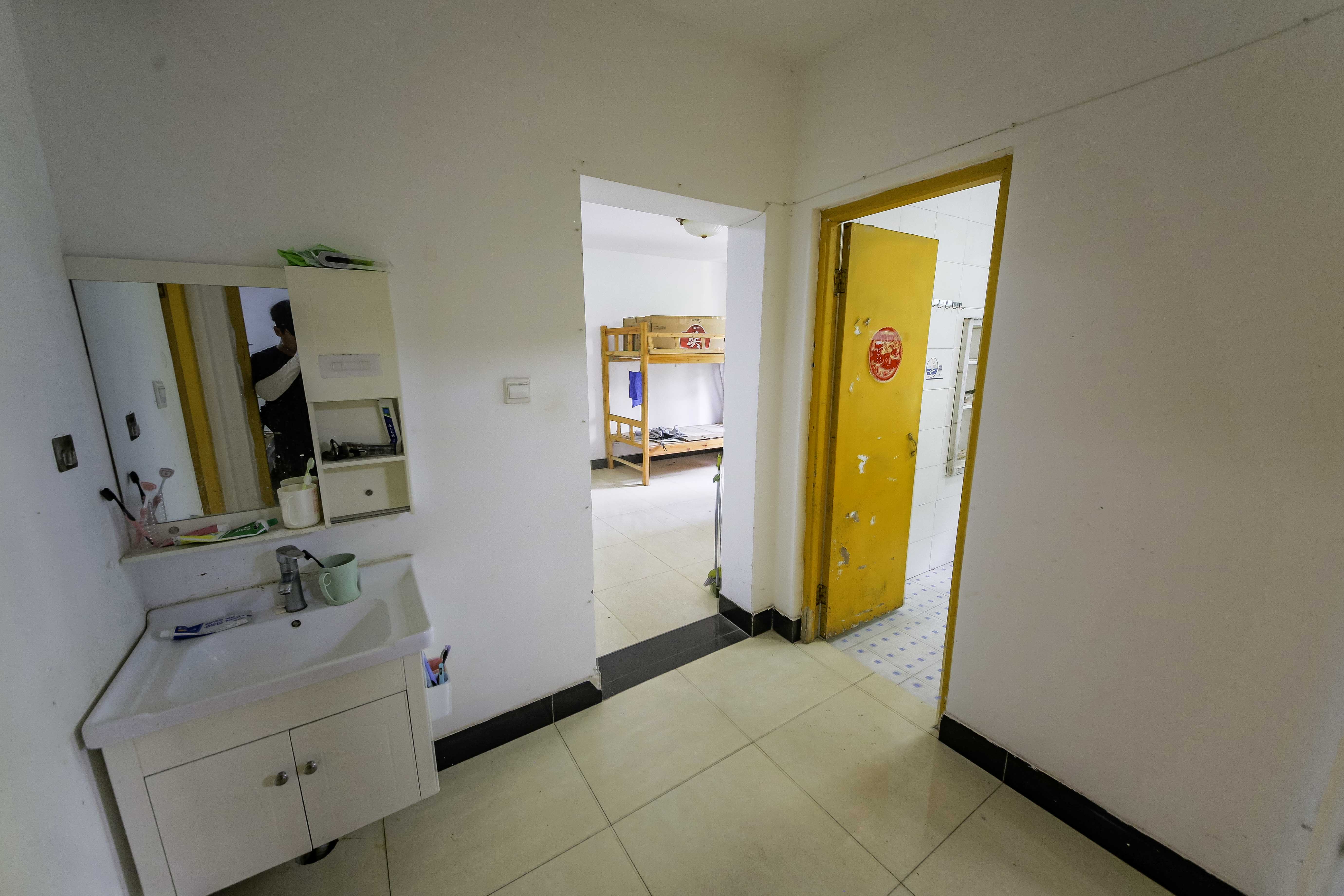 佳乐公寓 2室2厅1卫 48.0万 佳乐公寓 2室2厅1卫 48.0万客厅