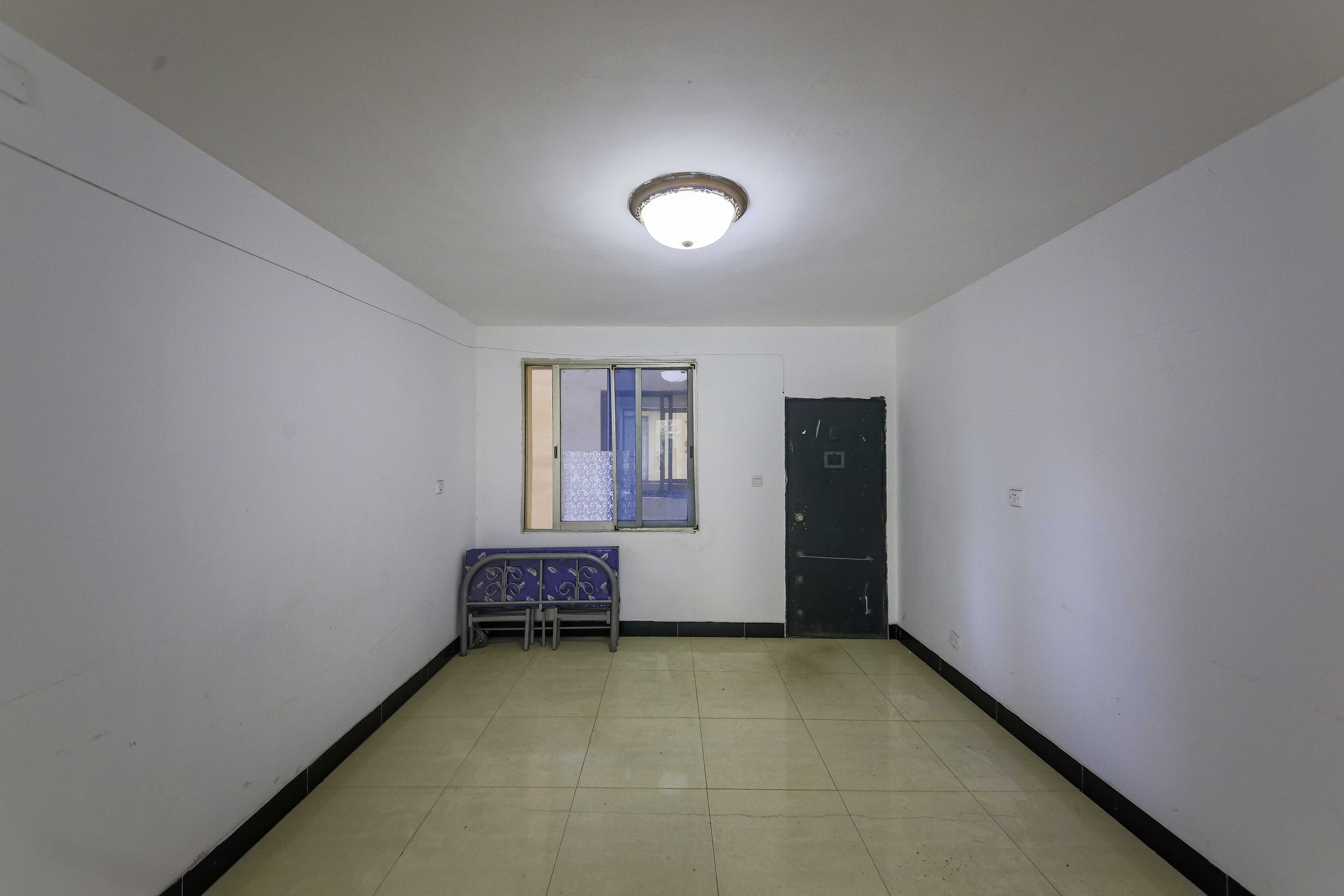 佳乐公寓  2室2厅1卫    48.0万客厅