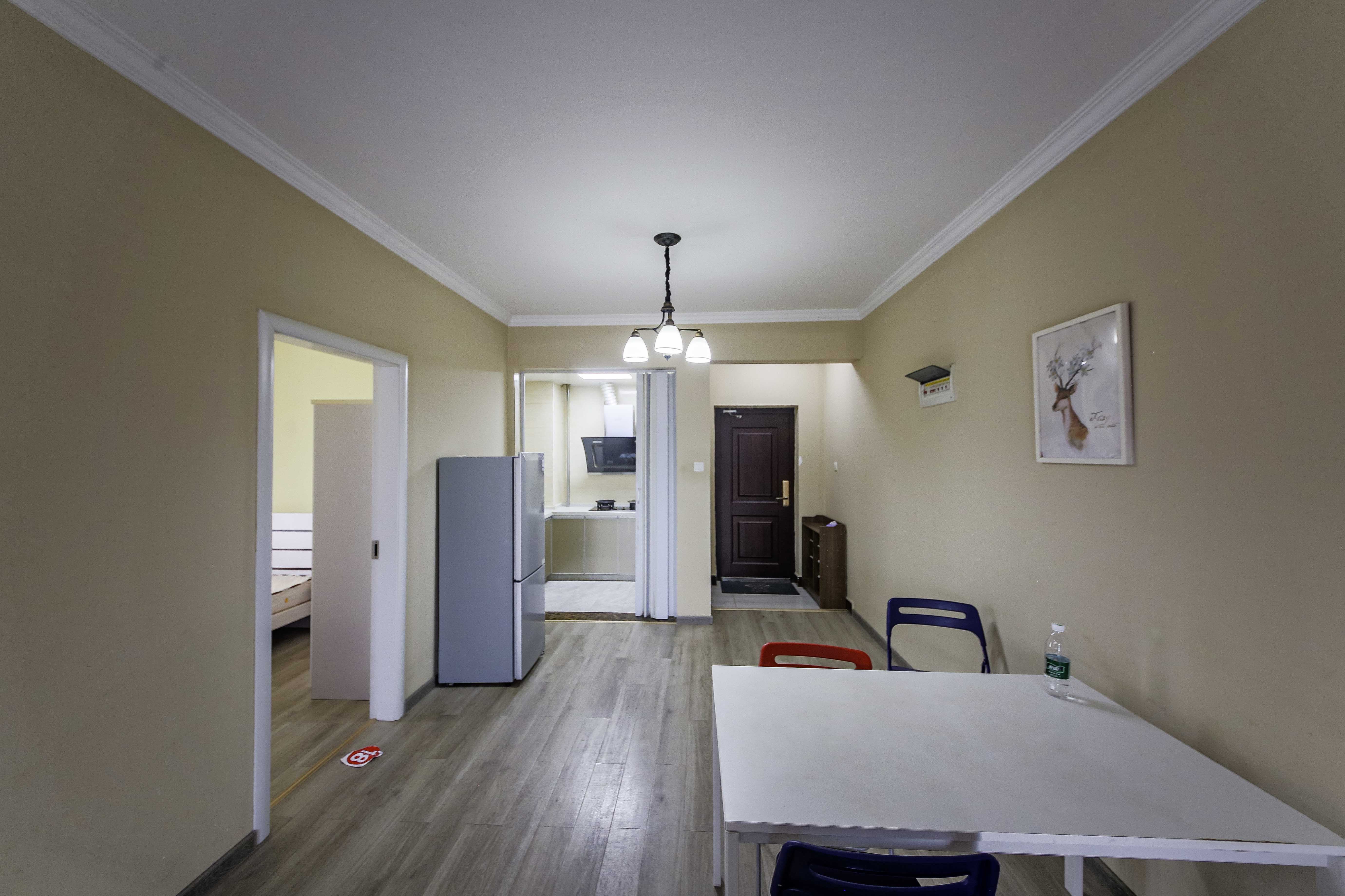 丽水熙园 2室2厅1卫 76.0万 丽水熙园 2室2厅1卫 76.0万客厅