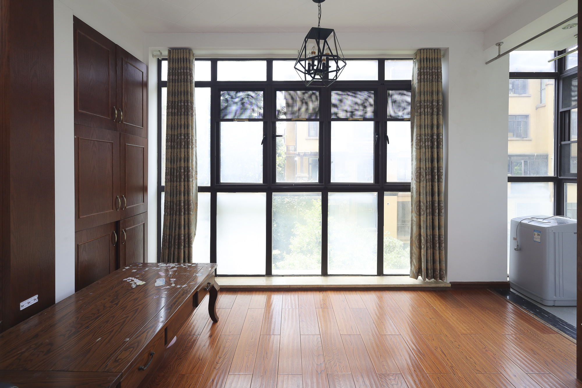 幸福考拉  3室2厅2卫    103.8万阳台